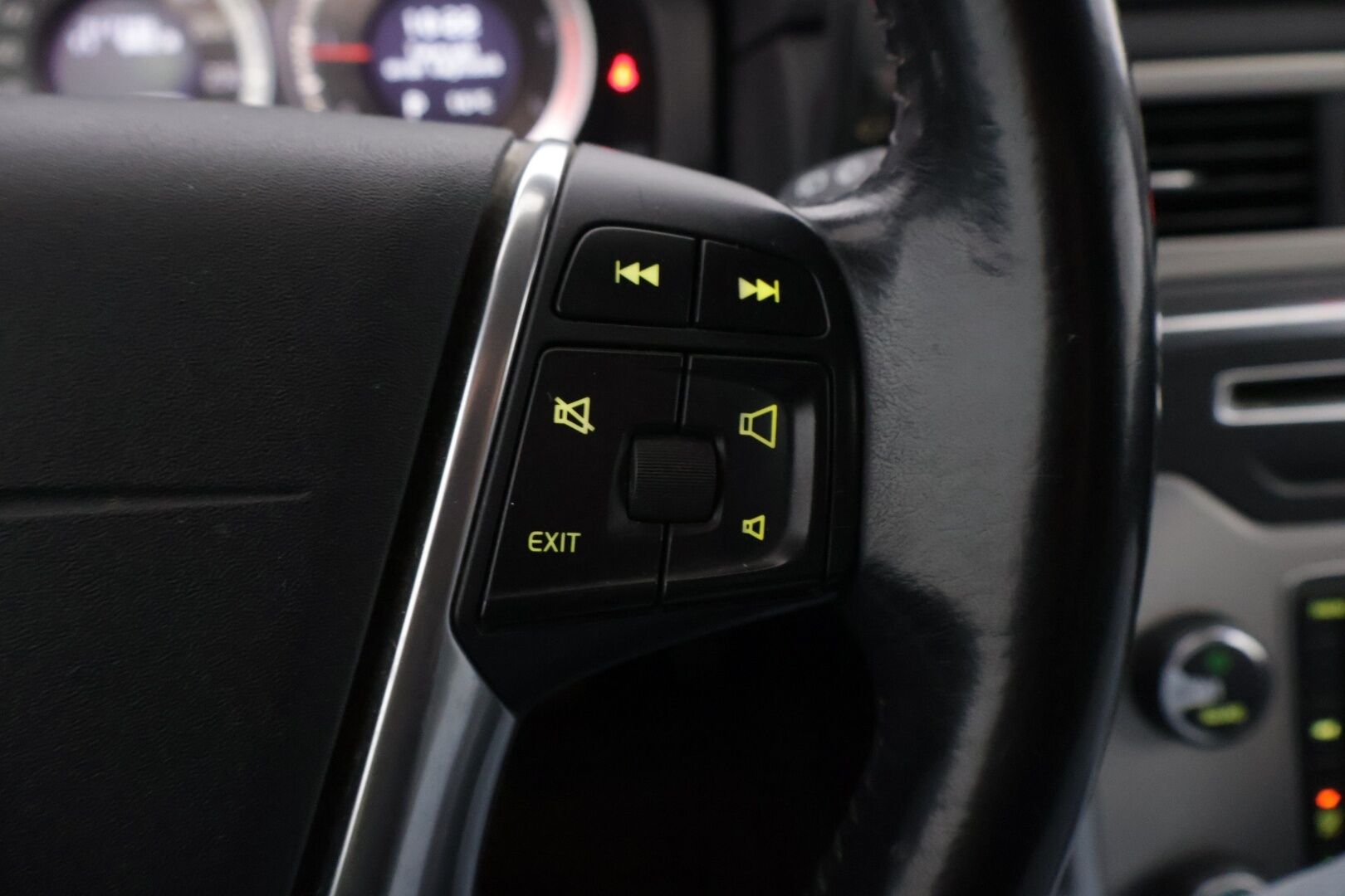 Volvo V70 2012 1,6D DRIVe Momentum aut - Myydään Huutokaupat.com - Myydään huutokaupat.com