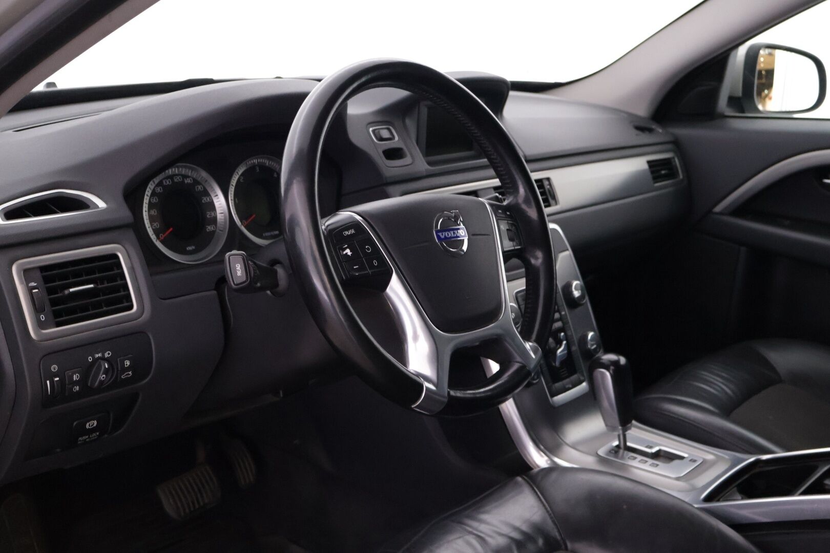 Volvo V70 2012 1,6D DRIVe Momentum aut - Myydään Huutokaupat.com - Myydään huutokaupat.com