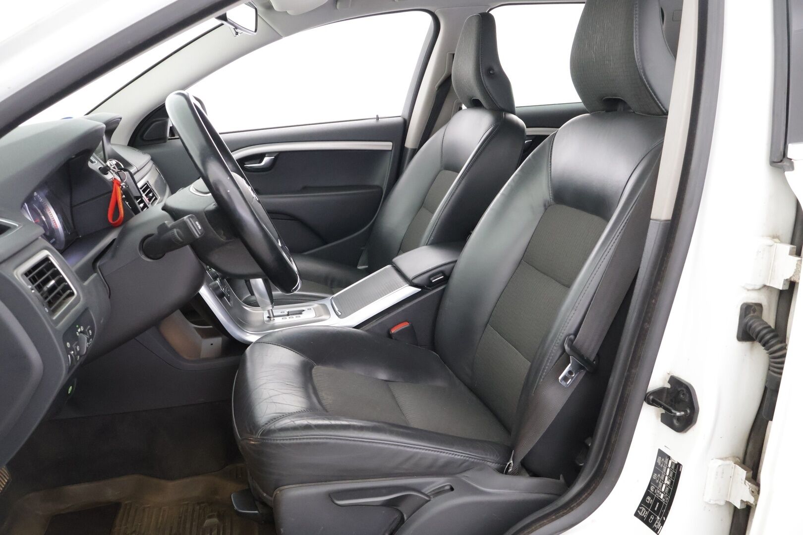 Volvo V70 2012 1,6D DRIVe Momentum aut *MYYDÄÄN HUUTOKAUPAT.COM*