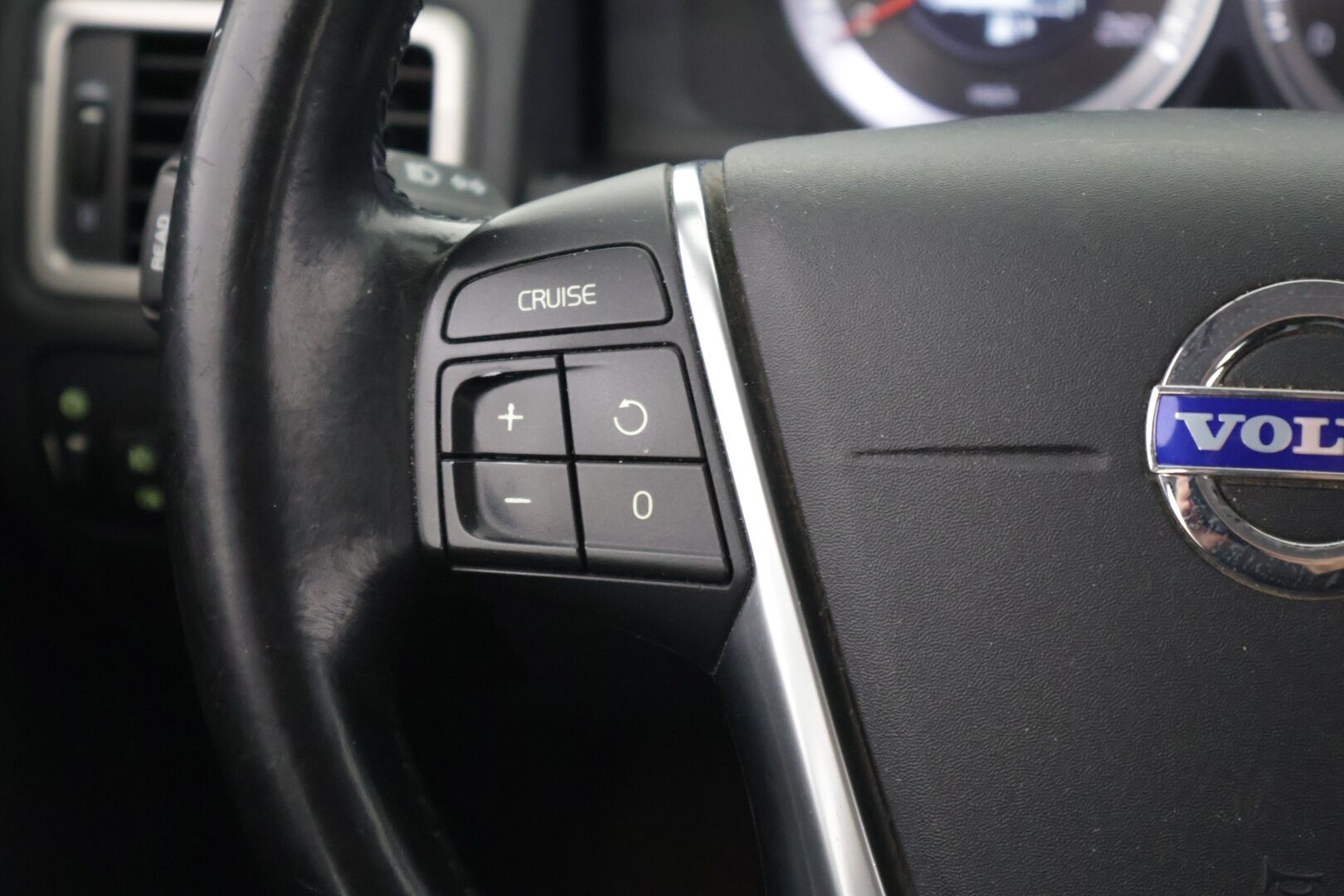 Volvo V70 2012 1,6D DRIVe Momentum aut *MYYDÄÄN HUUTOKAUPAT.COM*