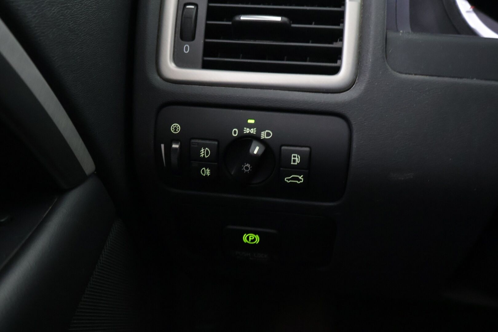 Volvo V70 2012 1,6D DRIVe Momentum aut *MYYDÄÄN HUUTOKAUPAT.COM*