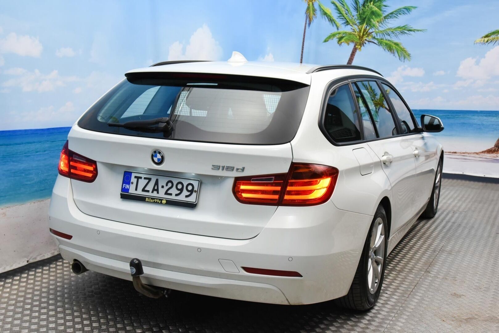 BMW 318 2014 F31 Touring 318d TwinPower Turbo A Business Automatic *Irroitettava vetokoukku / Lohko+sisähaara* - * Suomi-auto / Siistikuntoinen *