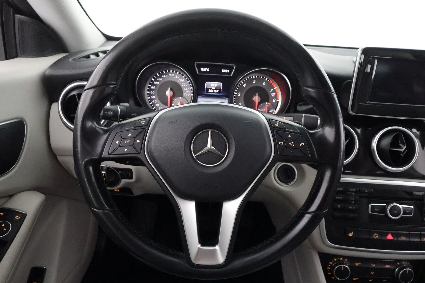 Mercedes-Benz CLA 2013 200 BE A - | Vakkari | Bluetooth | Puolinahat | Suomi-auto | Kahdet renkaat | TULOSSA | - KORKO VAIN 3,99 %