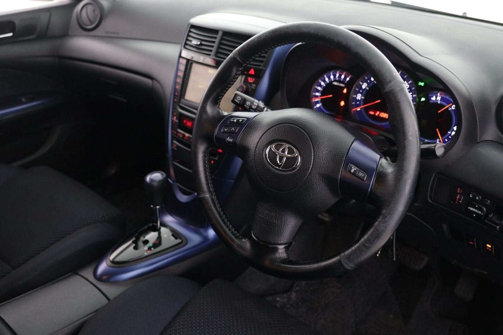 Toyota Caldina 2003 GT-Four - Harvinainen! / 2x Renkaat aluilla / Lohkolämmitin / Tummenetut takalasit / 2x Avain