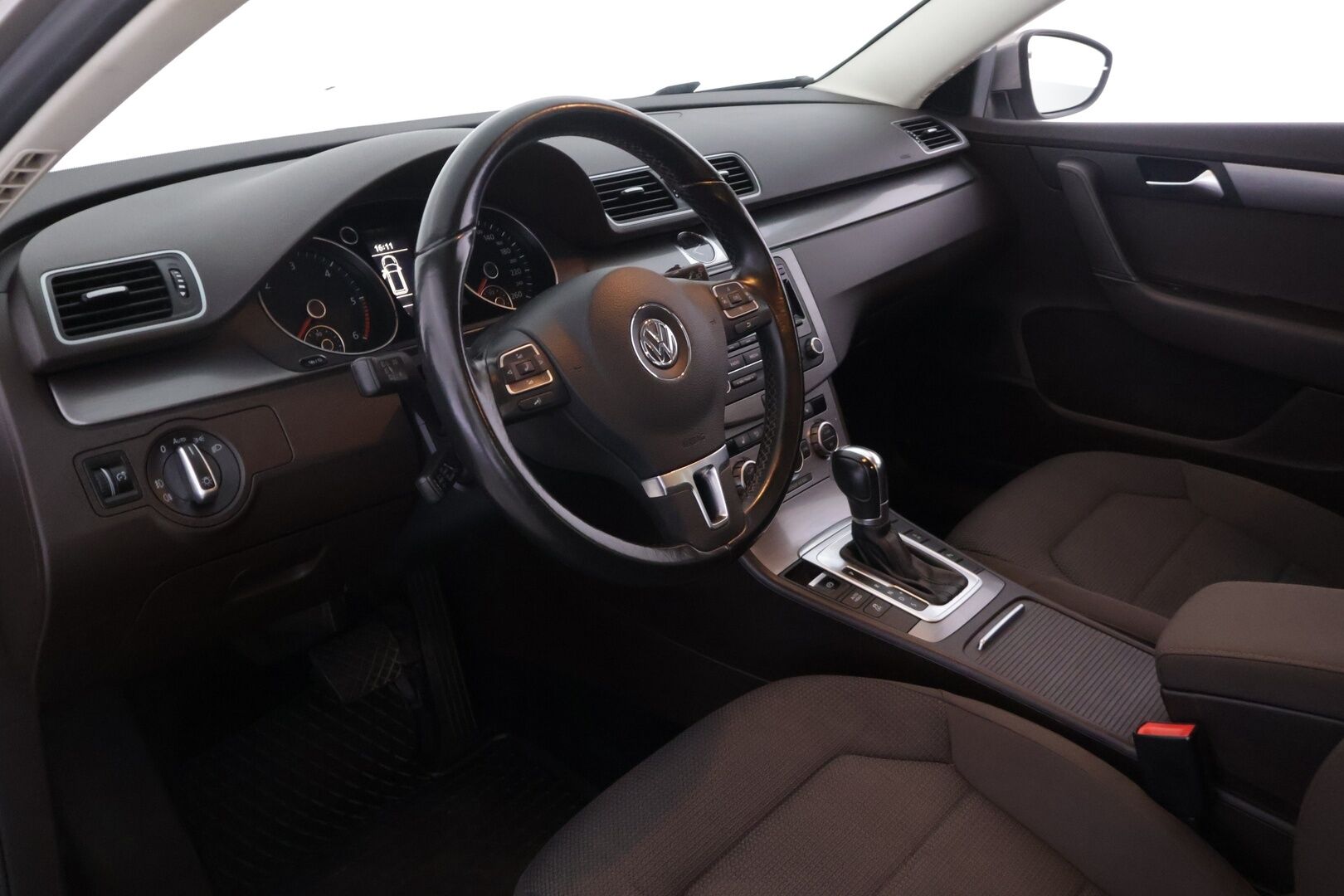 Volkswagen Passat 2014 Variant Comfortline Edition 40 1,6 TDI 77 kW (105 hv) BMT DSG-automaatti - | Suomi-auto | Webasto | P-tutkat | 2x Renkaat | Aux | Ruskea sisusta |
