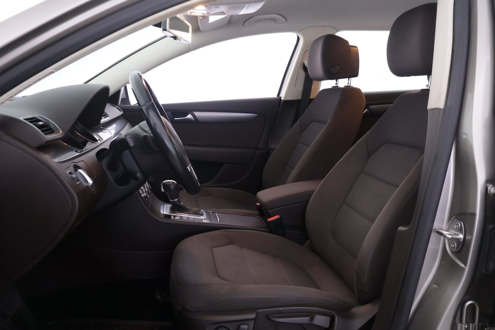 Volkswagen Passat 2014 Variant Comfortline Edition 40 1,6 TDI 77 kW (105 hv) BMT DSG-automaatti - | Suomi-auto | Webasto | P-tutkat | 2x Renkaat | Aux | Ruskea sisusta |