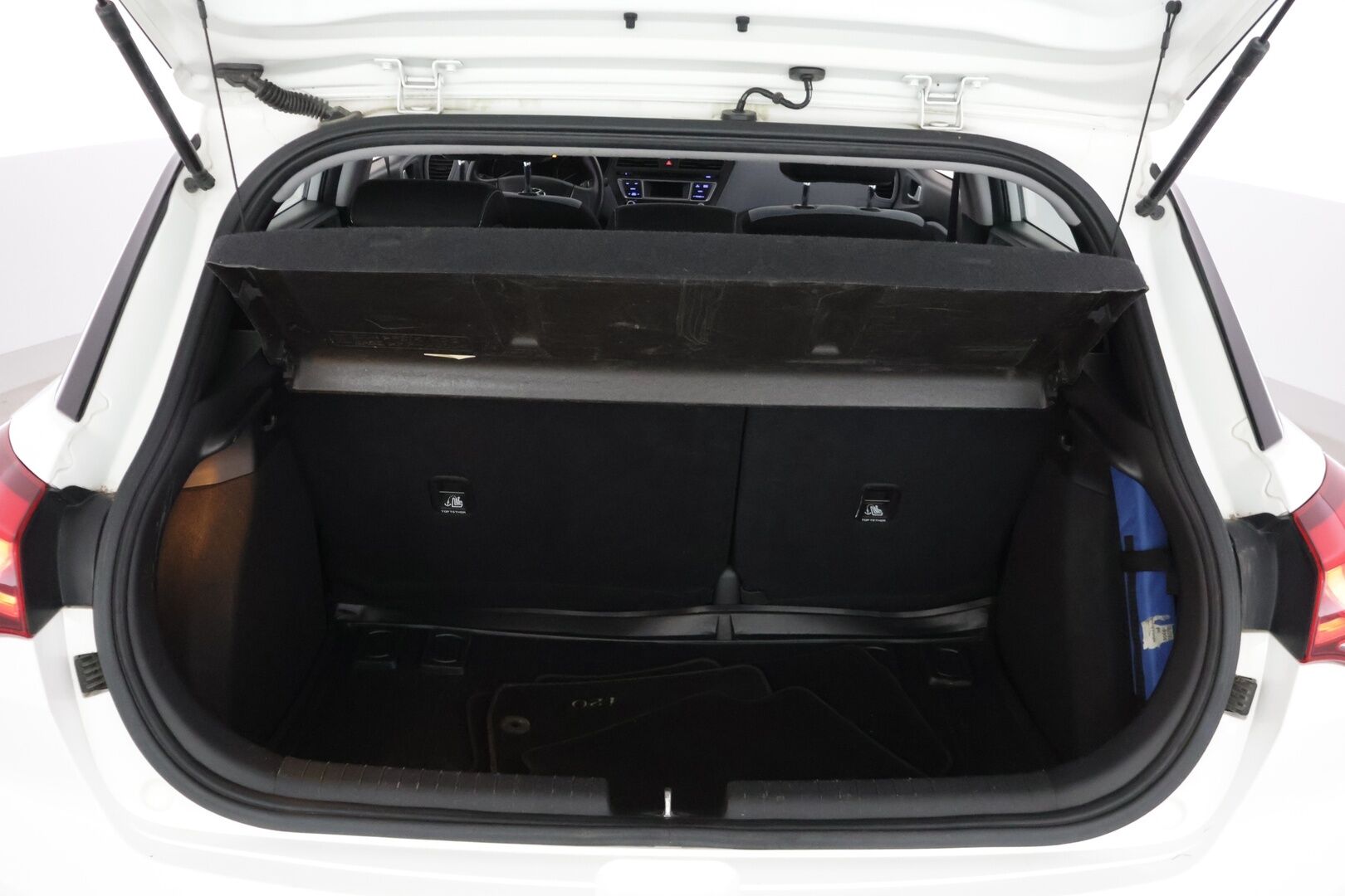 Hyundai i20 5d 2016 1,2 5MT ISG Classic *Ratinlämmitys / Ilmastointi / Lohko+ Sisä* - *Edullinen / Käytännöllinen / Käyttis!* - HULLUT JOULUT KORKOTARJOUS 2,49% 