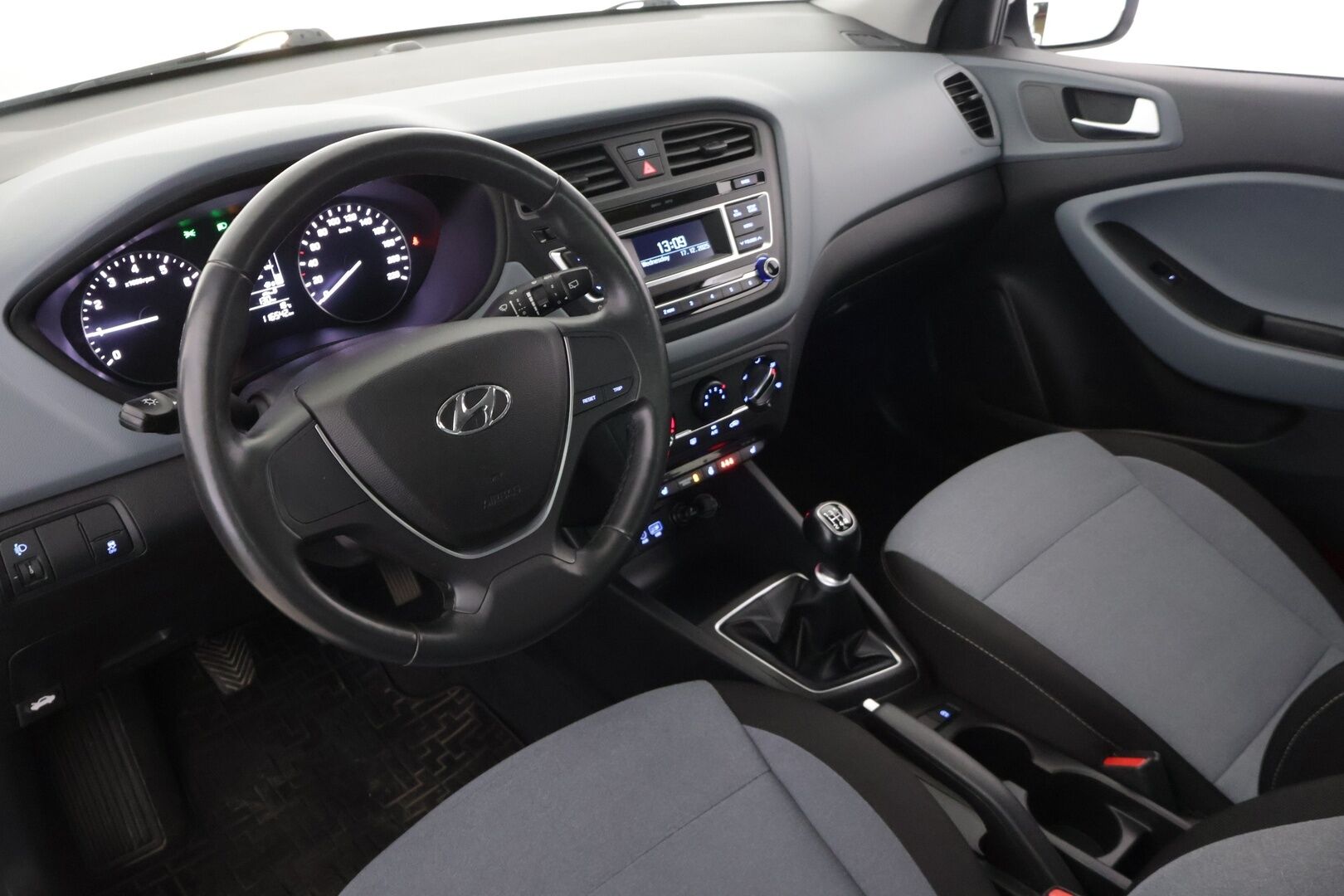 Hyundai i20 5d 2016 1,2 5MT ISG Classic *Ratinlämmitys / Ilmastointi / Lohko+ Sisä* - *Edullinen / Käytännöllinen / Käyttis!* - HULLUT JOULUT KORKOTARJOUS 2,49% 