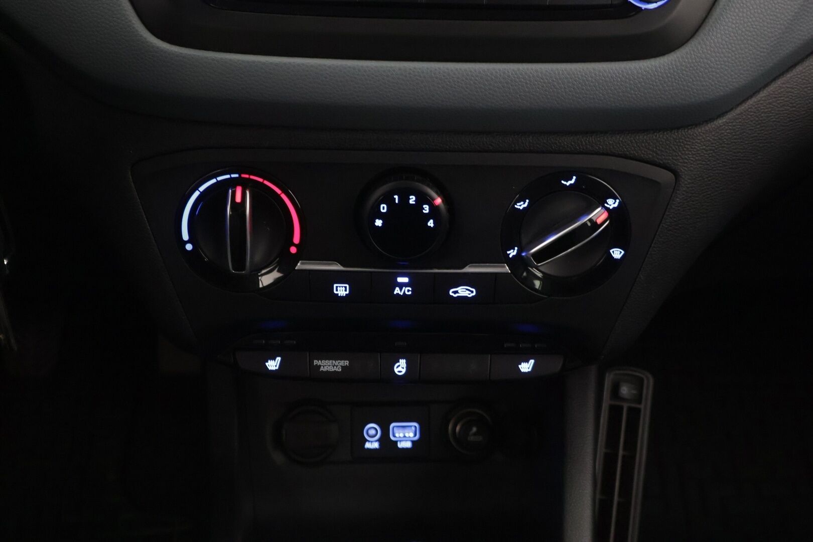 Hyundai i20 5d 2016 1,2 5MT ISG Classic *Ratinlämmitys / Ilmastointi / Lohko+ Sisä* - *Edullinen / Käytännöllinen / Käyttis!* - HULLUT JOULUT KORKOTARJOUS 2,49% 