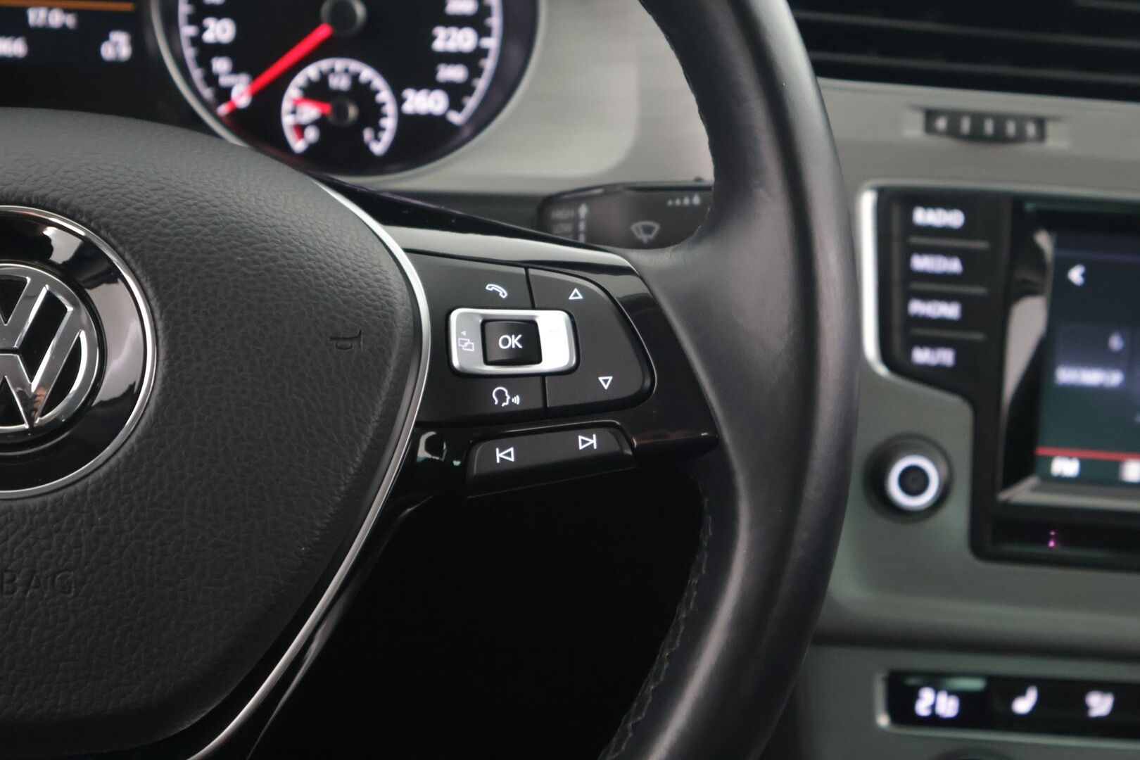 Volkswagen Golf 2014 Comfortline 1,4 TSI 90 kW (122 hv) BlueMotion Technology - Suomi-auto | Vakkari |  Xenon | Tutkat | Keyless Start | Kahdet renkaat