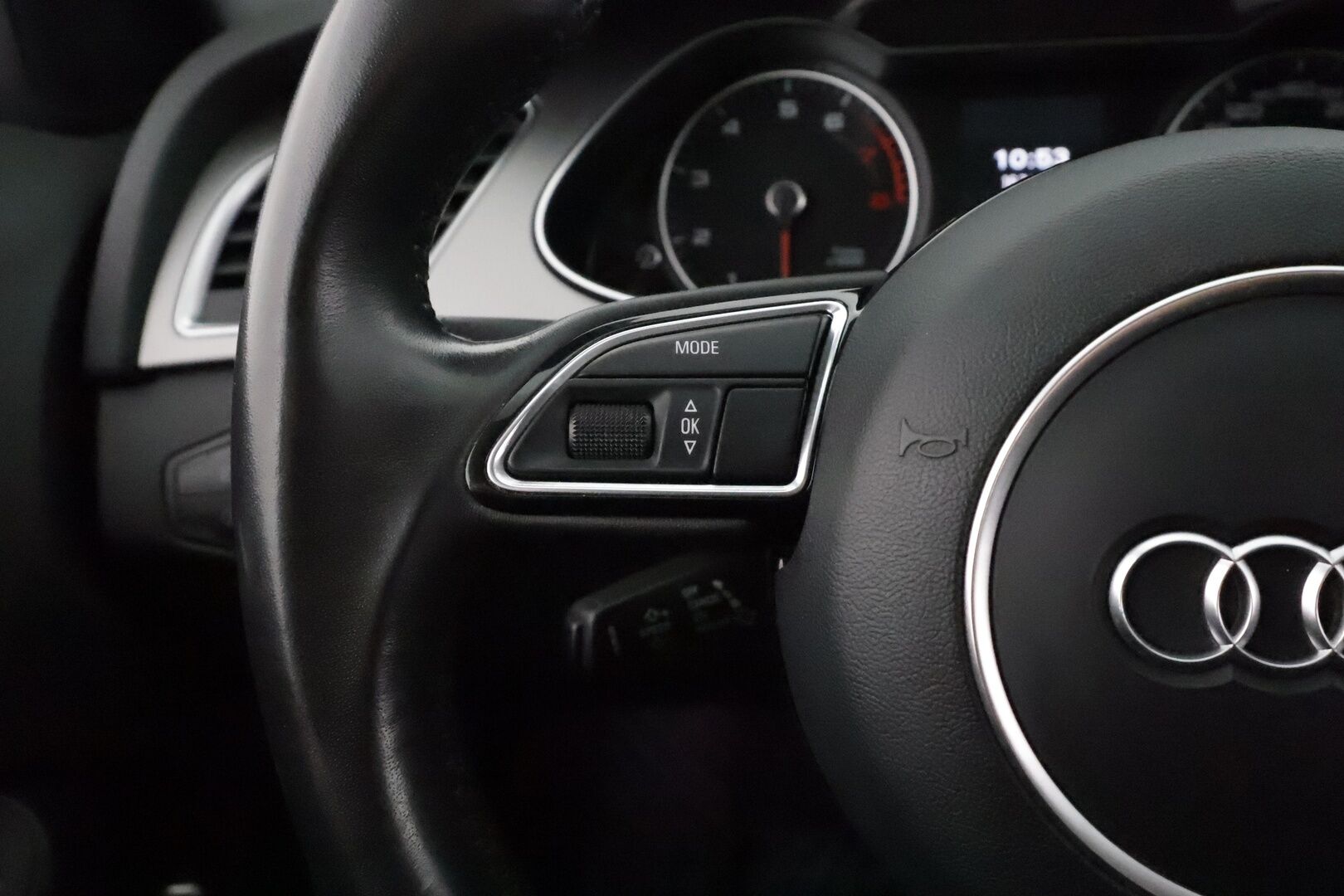 Audi A4 2014 Sedan Land of quattro Edition 2,0 TFSI 165 kW quattro S tronic S-Line **Xenon / Koukku / Sporttipenkit / P.Tutkat / Vakkari** - Flatbottom Ratti / Suomi-auto / Kahdet Renkaat - HULLU BLACKWEEK KORKOTARJOUS 2,49%