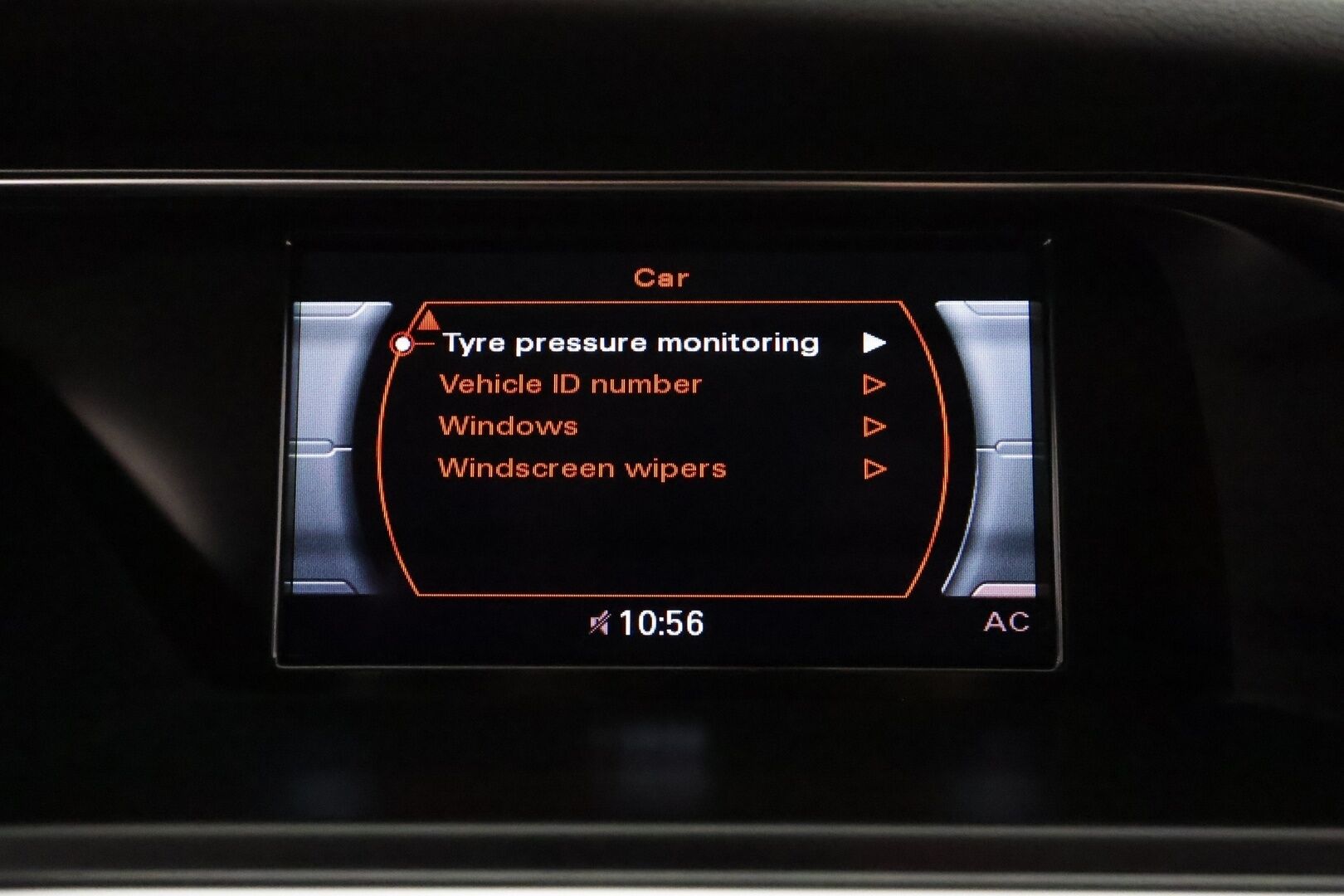 Audi A4 2014 Sedan Land of quattro Edition 2,0 TFSI 165 kW quattro S tronic S-Line **Xenon / Koukku / Sporttipenkit / P.Tutkat / Vakkari** - Flatbottom Ratti / Suomi-auto / Kahdet Renkaat - HULLU BLACKWEEK KORKOTARJOUS 2,49%