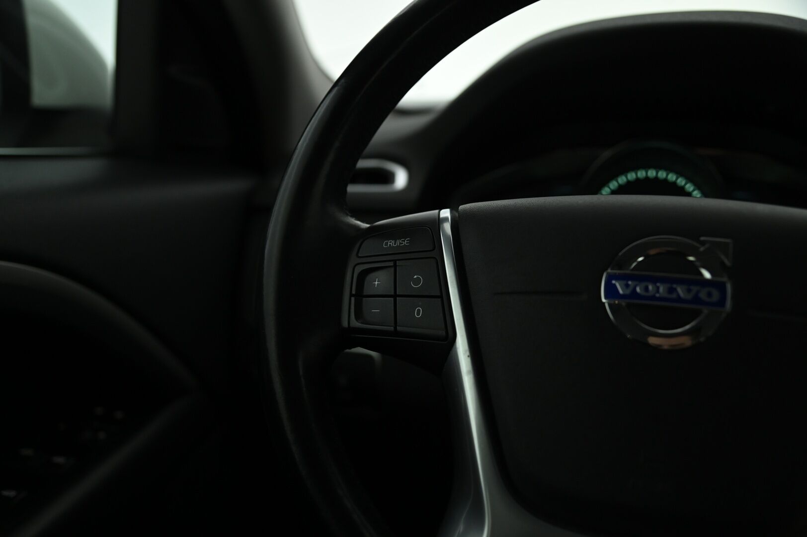 Volvo V70 2014 D3 Business aut - *Webasto / VOC / Koukku / Suomi-auto / Puolinahat / Navi*