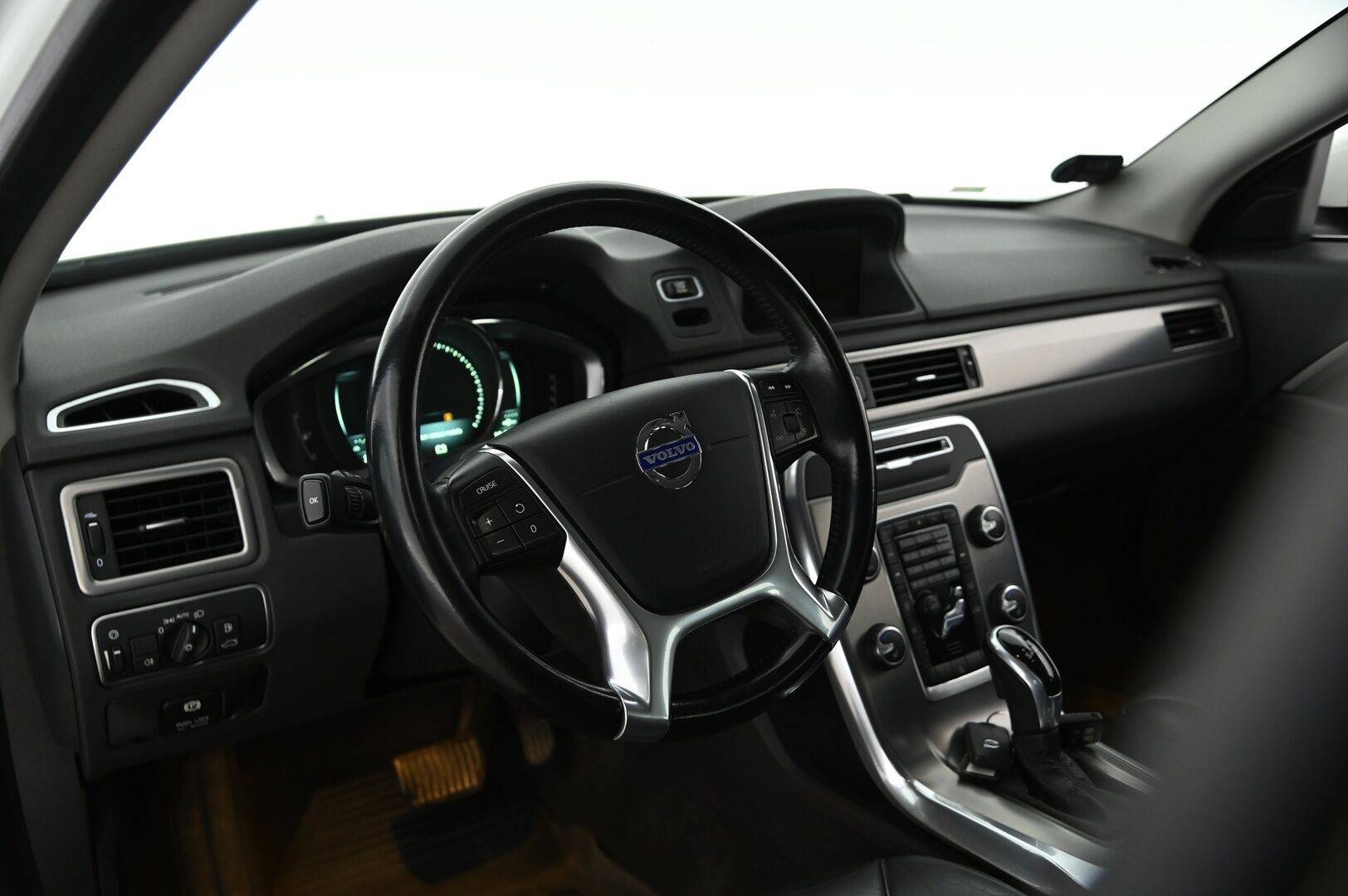Volvo V70 2014 D3 Business aut - *Webasto / VOC / Koukku / Suomi-auto / Puolinahat / Navi*