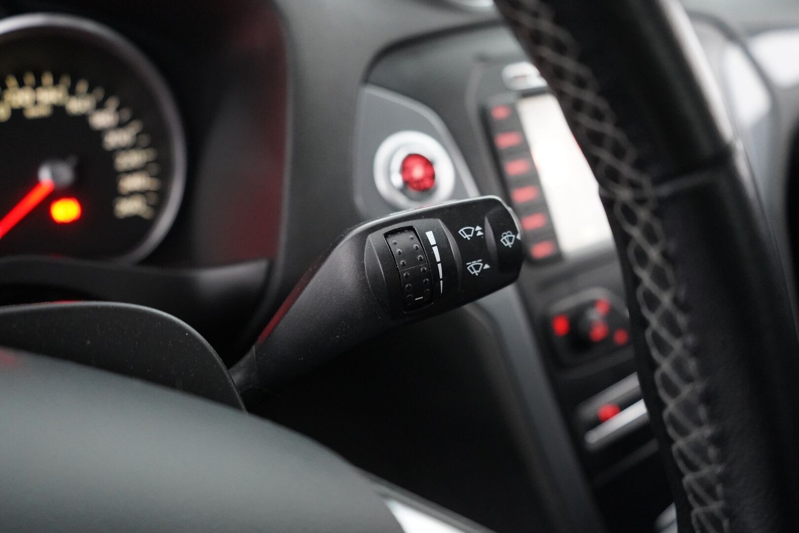 Ford Mondeo 2014 YritysOutlet - Myydään vain yrityksille - Suomi-auto / Kahdet renkaat vanteilla / Särmä huoltohistoria / Juuri katsastettu!