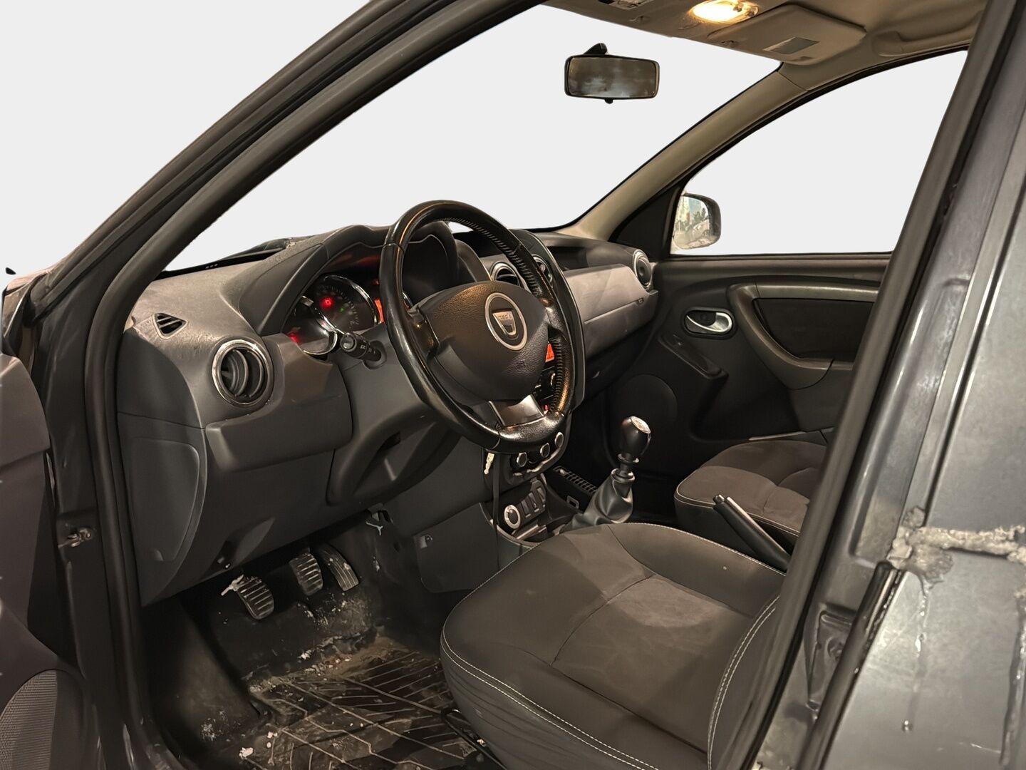 Dacia Duster 2014 dCi 110 4x4 Laureate *Vetokoukku / Lohko+S.Lämmitin / Ilmastointi* - *Kahdet hyvät renkaat / Hyvin huollettu!!*