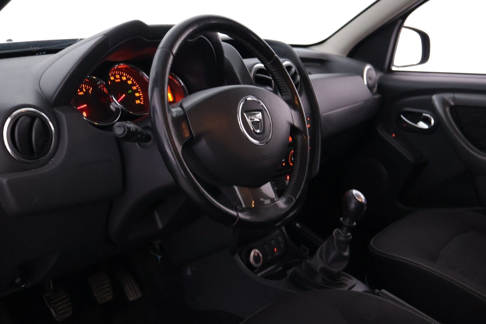 Dacia Duster 2014 dCi 110 4x4 Laureate *Vetokoukku / Lohko+S.Lämmitin / Ilmastointi* - *Kahdet hyvät renkaat / Hyvin huollettu!!*