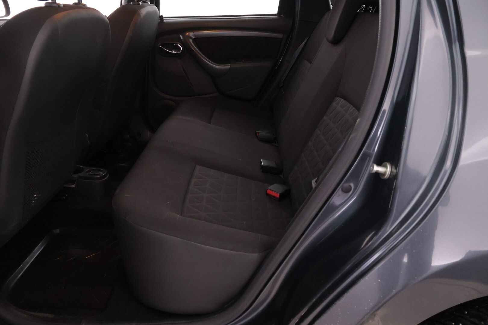 Dacia Duster 2014 dCi 110 4x4 Laureate *Vetokoukku / Lohko+S.Lämmitin / Ilmastointi* - *Kahdet hyvät renkaat / Hyvin huollettu!!*