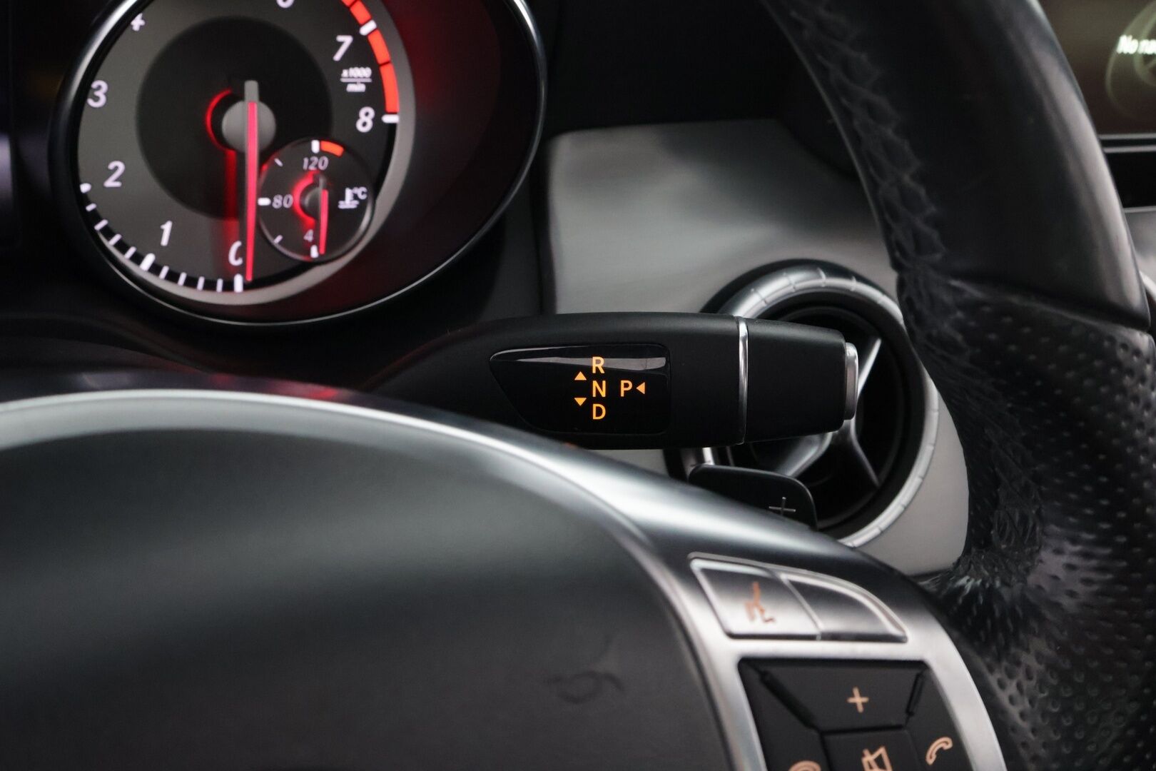 Mercedes-Benz CLA 2015 180 BE A Premium Business AMG * 1OM Suomiauto / Panorama / Nahkasisusta / Muistipenkki / Peruutuskamera / Vakkari! - Juuri tullut Tampereelle! - HULLUT AVAJAISHULINAT KORKOTARJOUS 3,29 %