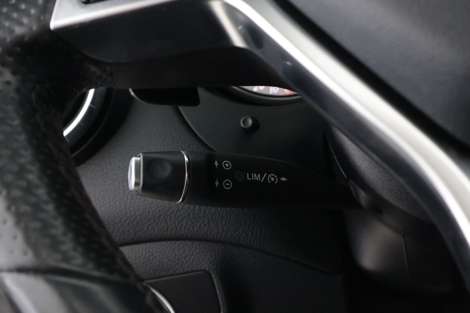 Mercedes-Benz CLA 2015 180 BE A Premium Business AMG * 1OM Suomiauto / Panorama / Nahkasisusta / Muistipenkki / Peruutuskamera / Vakkari! - Juuri tullut Tampereelle! - HULLUT AVAJAISHULINAT KORKOTARJOUS 3,29 %