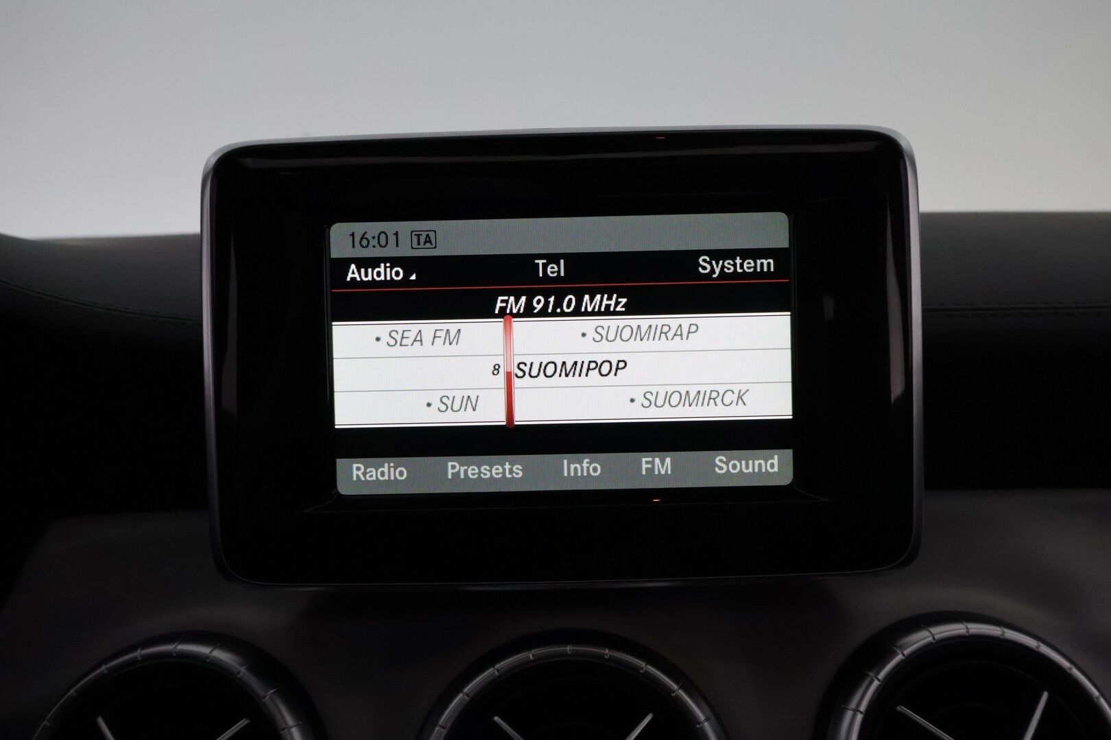 Mercedes-Benz CLA 2015 180 BE A Premium Business AMG * 1OM Suomiauto / Panorama / Nahkasisusta / Muistipenkki / Peruutuskamera / Vakkari! - Juuri tullut Tampereelle! - HULLUT AVAJAISHULINAT KORKOTARJOUS 3,29 %