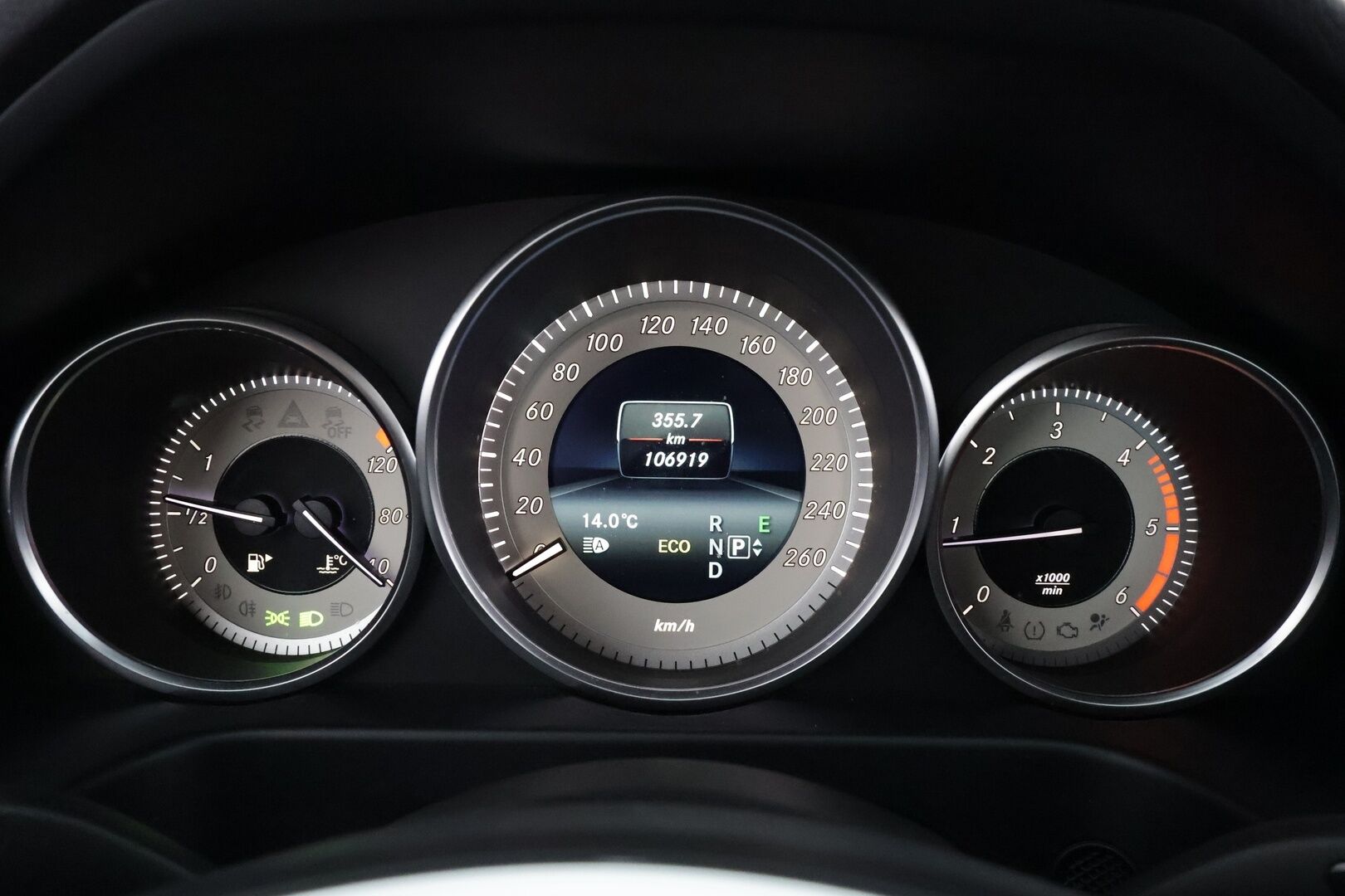 Mercedes-Benz E 2015 220 BlueTec A Business - | Vakkari | Puolinahat | ILS-LED | Lohko | Osasähköt | Facelift |1.Om Suomi-auto | Kahdet renkaat aluvanteilla | Merkkihuollettu |