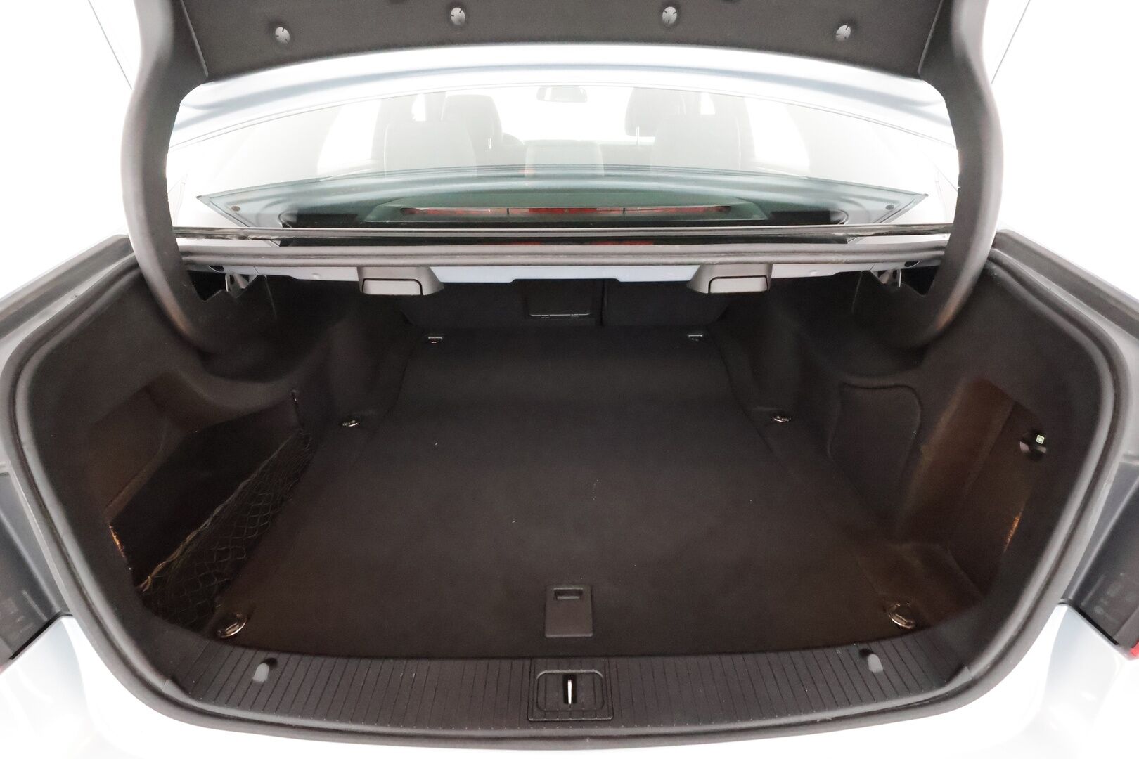 Mercedes-Benz E 2015 220 BlueTec A Business - | Vakkari | Puolinahat | ILS-LED | Lohko | Osasähköt | Facelift |1.Om Suomi-auto | Kahdet renkaat aluvanteilla | Merkkihuollettu |
