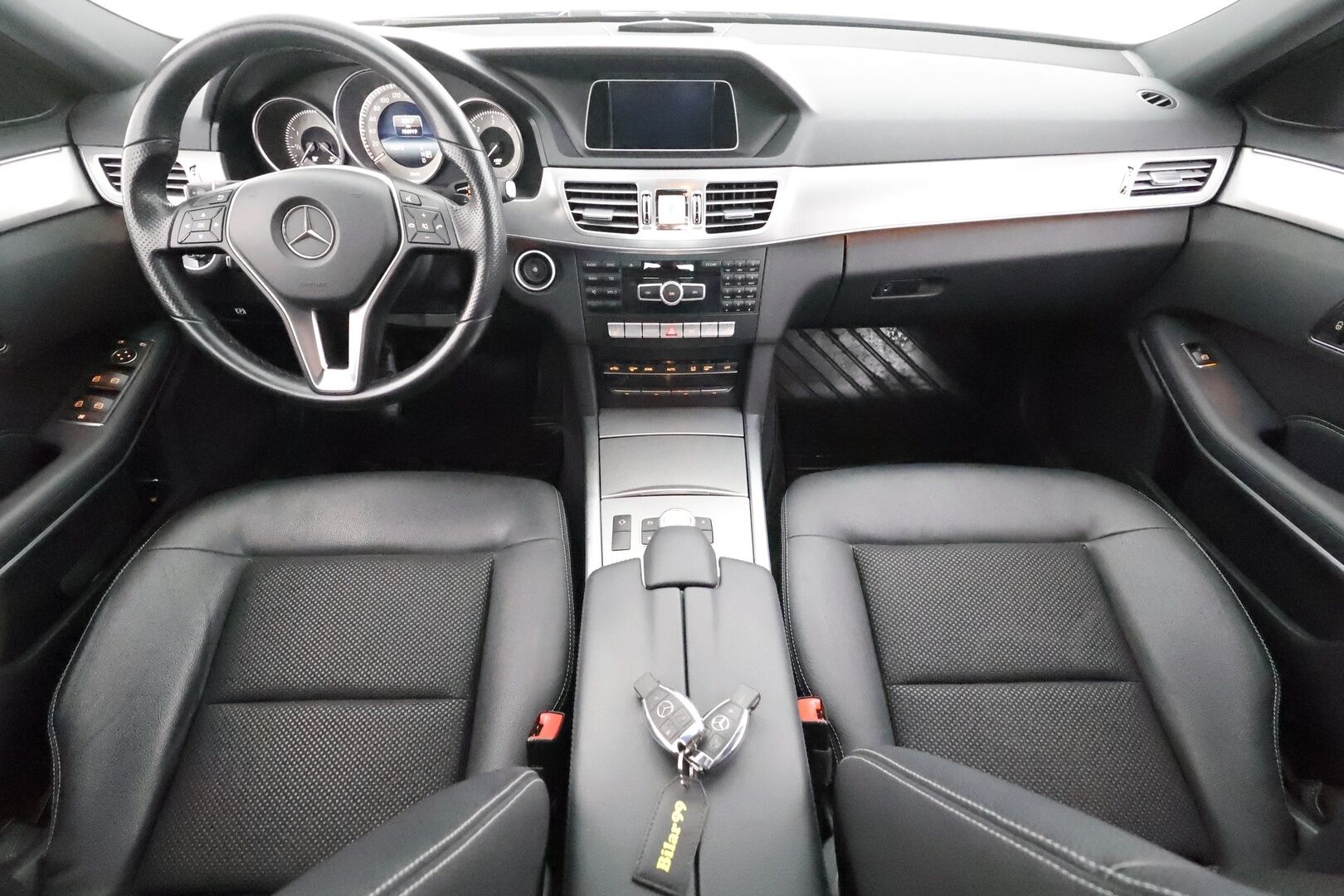 Mercedes-Benz E 2015 220 BlueTec A Business - | Vakkari | Puolinahat | ILS-LED | Lohko | Osasähköt | Facelift |1.Om Suomi-auto | Kahdet renkaat aluvanteilla | Merkkihuollettu |
