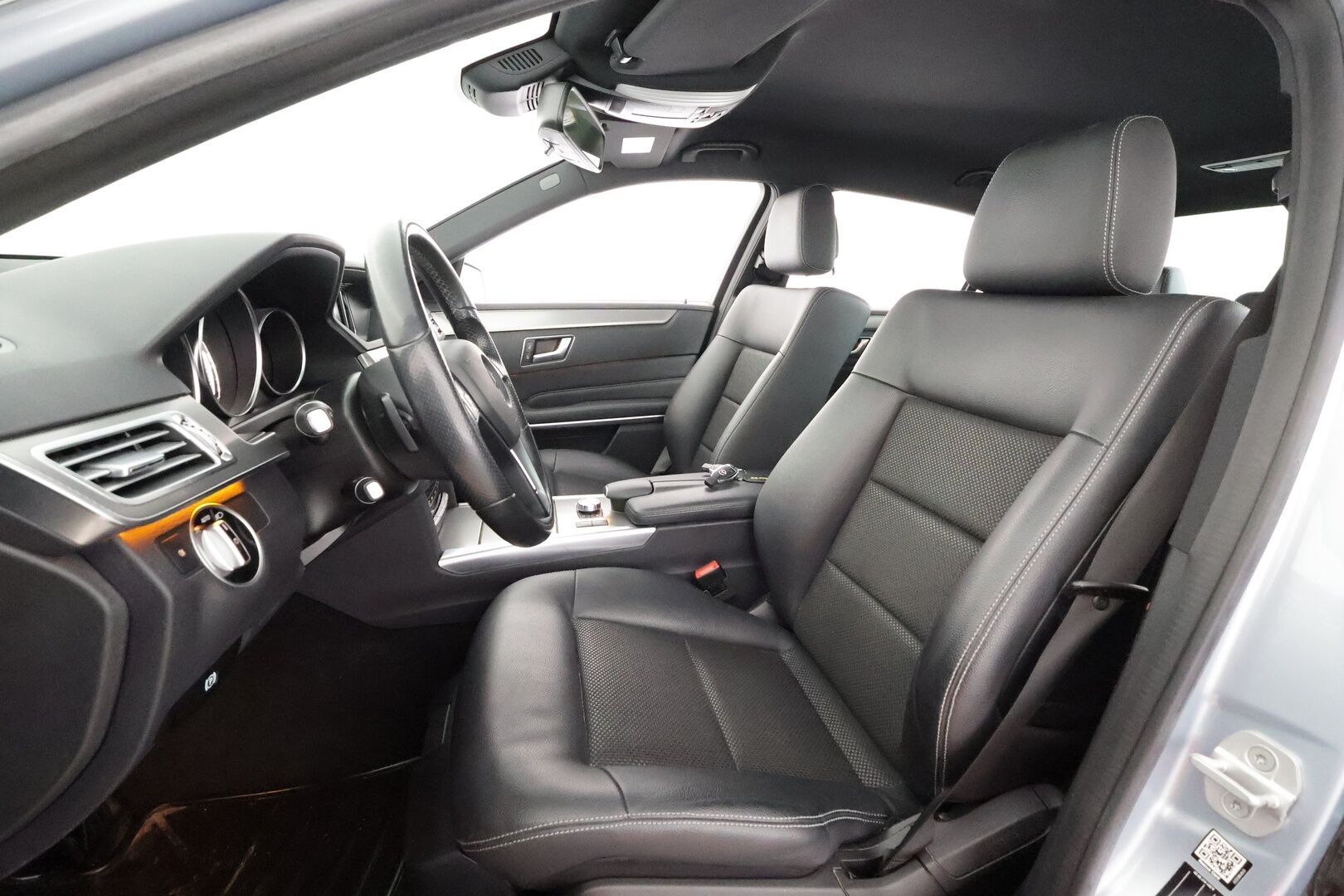 Mercedes-Benz E 2015 220 BlueTec A Business - | Vakkari | Puolinahat | ILS-LED | Lohko | Osasähköt | Facelift |1.Om Suomi-auto | Kahdet renkaat aluvanteilla | Merkkihuollettu |
