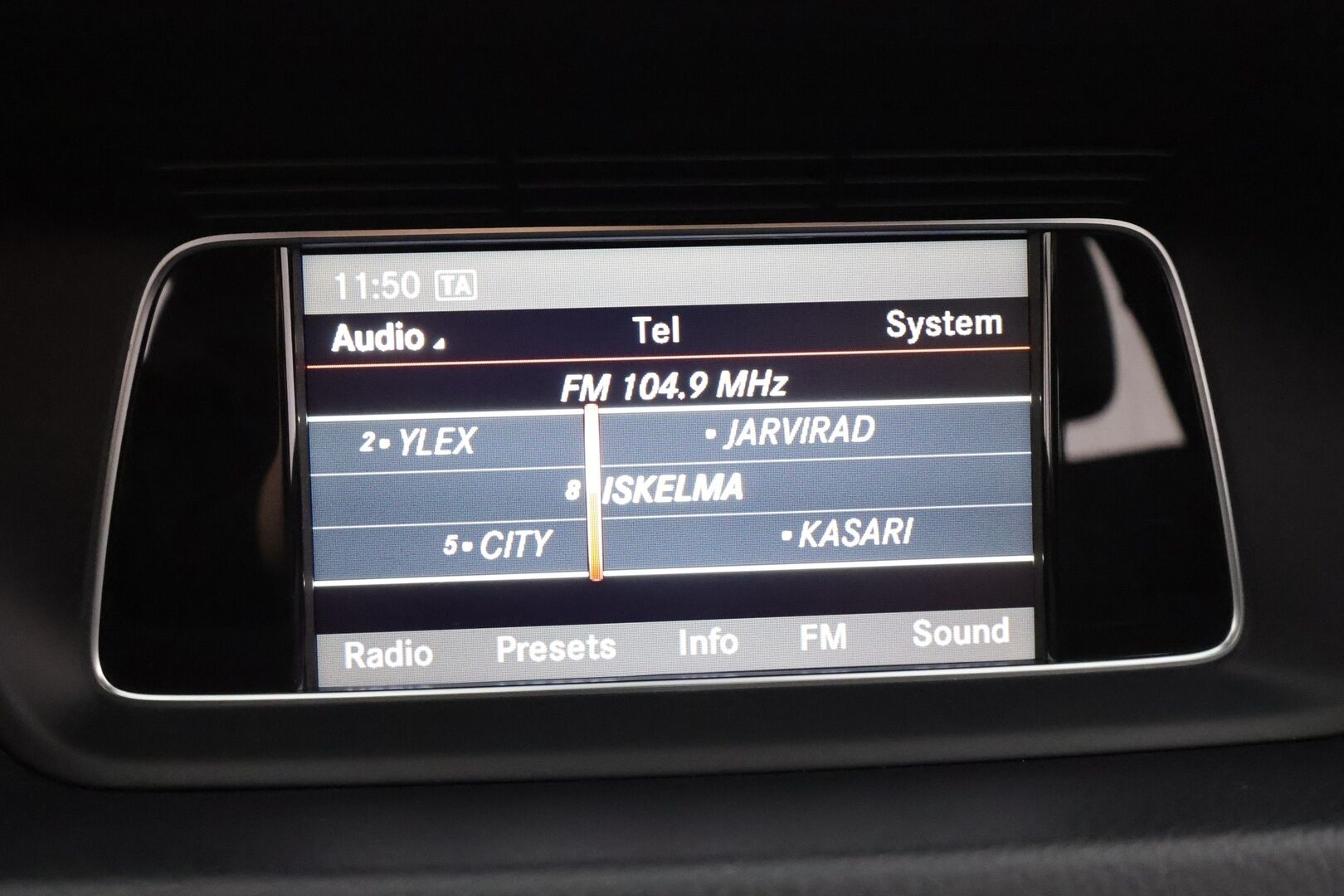 Mercedes-Benz E 2015 220 BlueTec A Business - | Vakkari | Puolinahat | ILS-LED | Lohko | Osasähköt | Facelift |1.Om Suomi-auto | Kahdet renkaat aluvanteilla | Merkkihuollettu |
