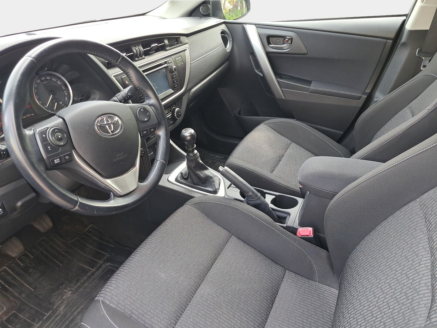 Toyota Auris 2015 Touring Sports 1,6 Valvematic Active Edition - | 2om. Suomi-Auto | Merkkihuollettu | Navi | Bluetooth | Vetokoukku |