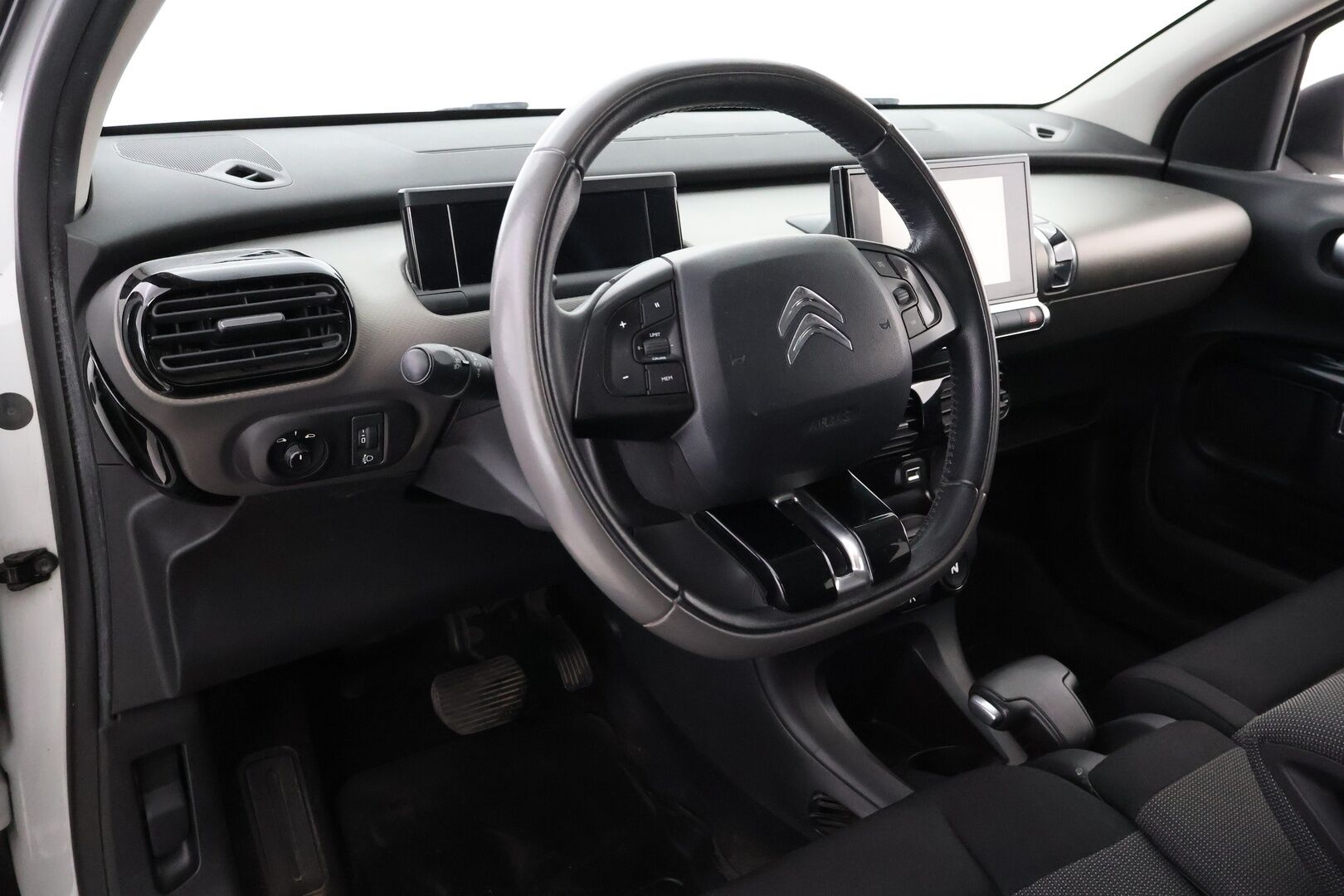 Citroen C4 Cactus 2015 e-HDi 92 Shine Bright ETG6 Automaatti - YritysOutlet - Myydään vain yrityksille - – Tämä auto myydään YritysOutlet -valikoimasta vain yritykselle