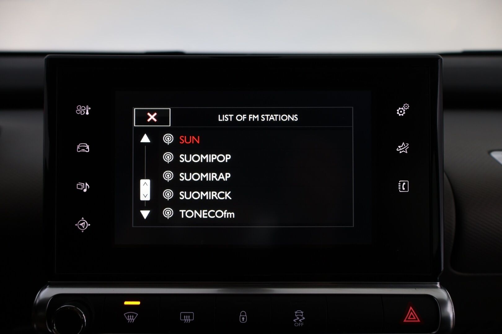 Citroen C4 Cactus 2015 e-HDi 92 Shine Bright ETG6 Automaatti - YritysOutlet - Myydään vain yrityksille - – Tämä auto myydään YritysOutlet -valikoimasta vain yritykselle