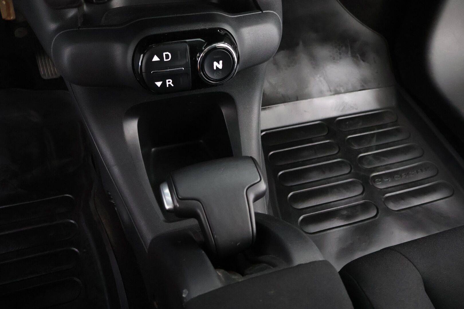Citroen C4 Cactus 2015 e-HDi 92 Shine Bright ETG6 Automaatti - YritysOutlet - Myydään vain yrityksille - – Tämä auto myydään YritysOutlet -valikoimasta vain yritykselle