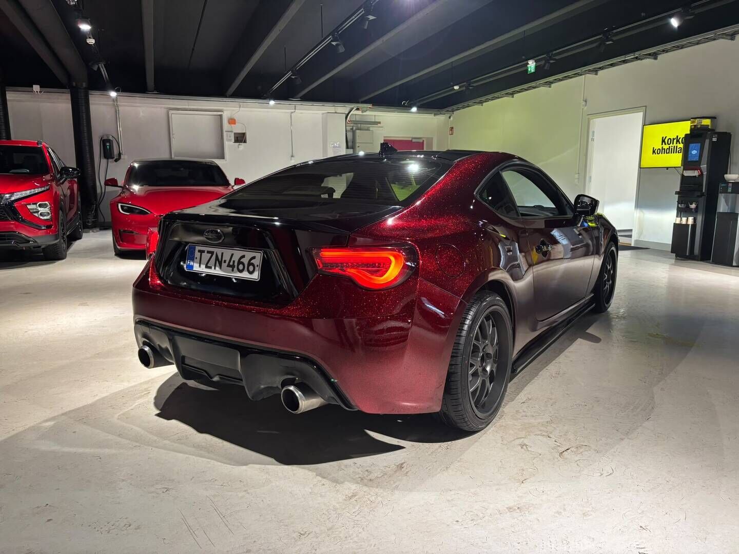 Subaru BRZ 2015 6MT - | CandyRed | P-Kamera | Vakionopeudensäädin | Lohkolämmitin | KEYLESS | Xenon | - KORKO VAIN 3,99 %