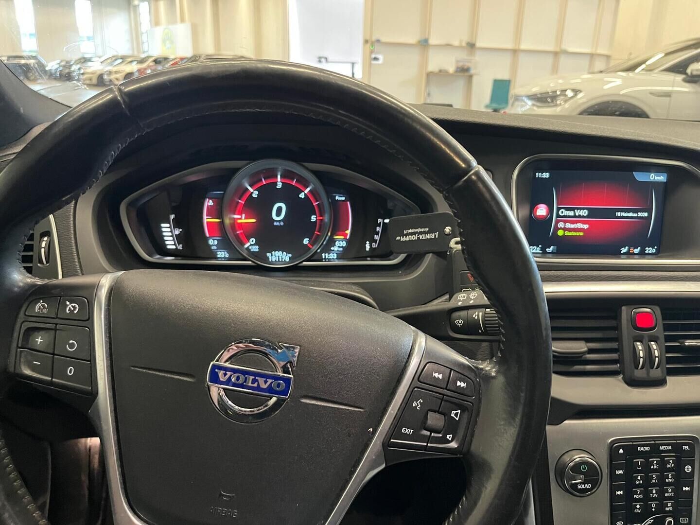Volvo V40 2015 D2 Ocean Race Business aut - | Facelift | Suomi-auto | Webasto | Koukku | Nahkapenkit | Digimittaristo | Hihna vaihdettu 2023 | Vakkari