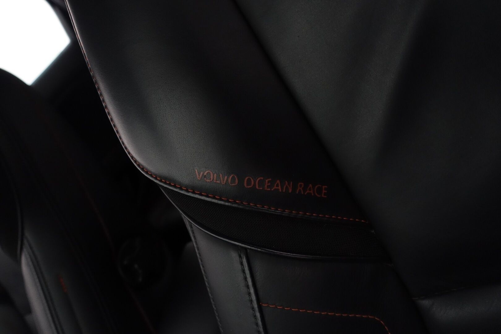 Volvo V40 2015 D2 Ocean Race Business aut - | Facelift | Suomi-auto | Koukku | Nahkapenkit | Digimittaristo | Hihna vaihdettu 2023 | Vakkari
