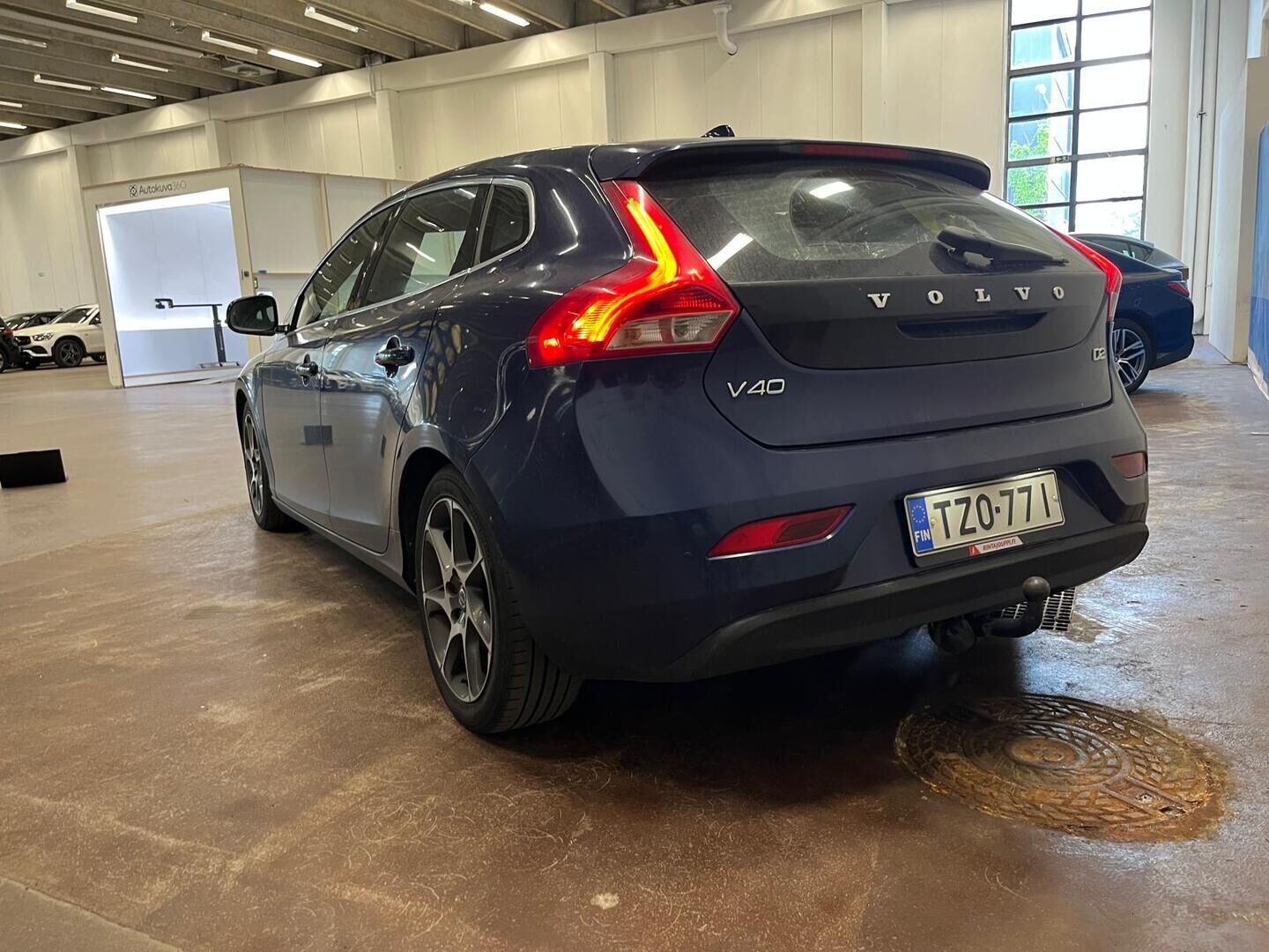 Volvo V40 2015 D2 Ocean Race Business aut - | Facelift | Suomi-auto | Webasto | Koukku | Nahkapenkit | Digimittaristo | Hihna vaihdettu 2023 | Vakkari