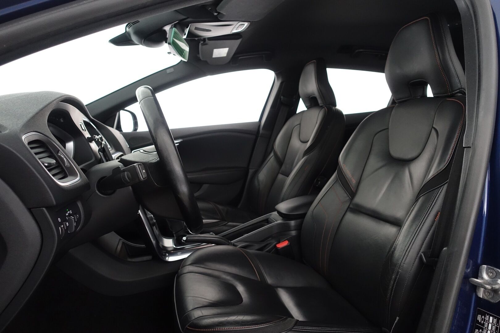 Volvo V40 2015 D2 Ocean Race Business aut - | Facelift | Suomi-auto | Koukku | Nahkapenkit | Digimittaristo | Hihna vaihdettu 2023 | Vakkari