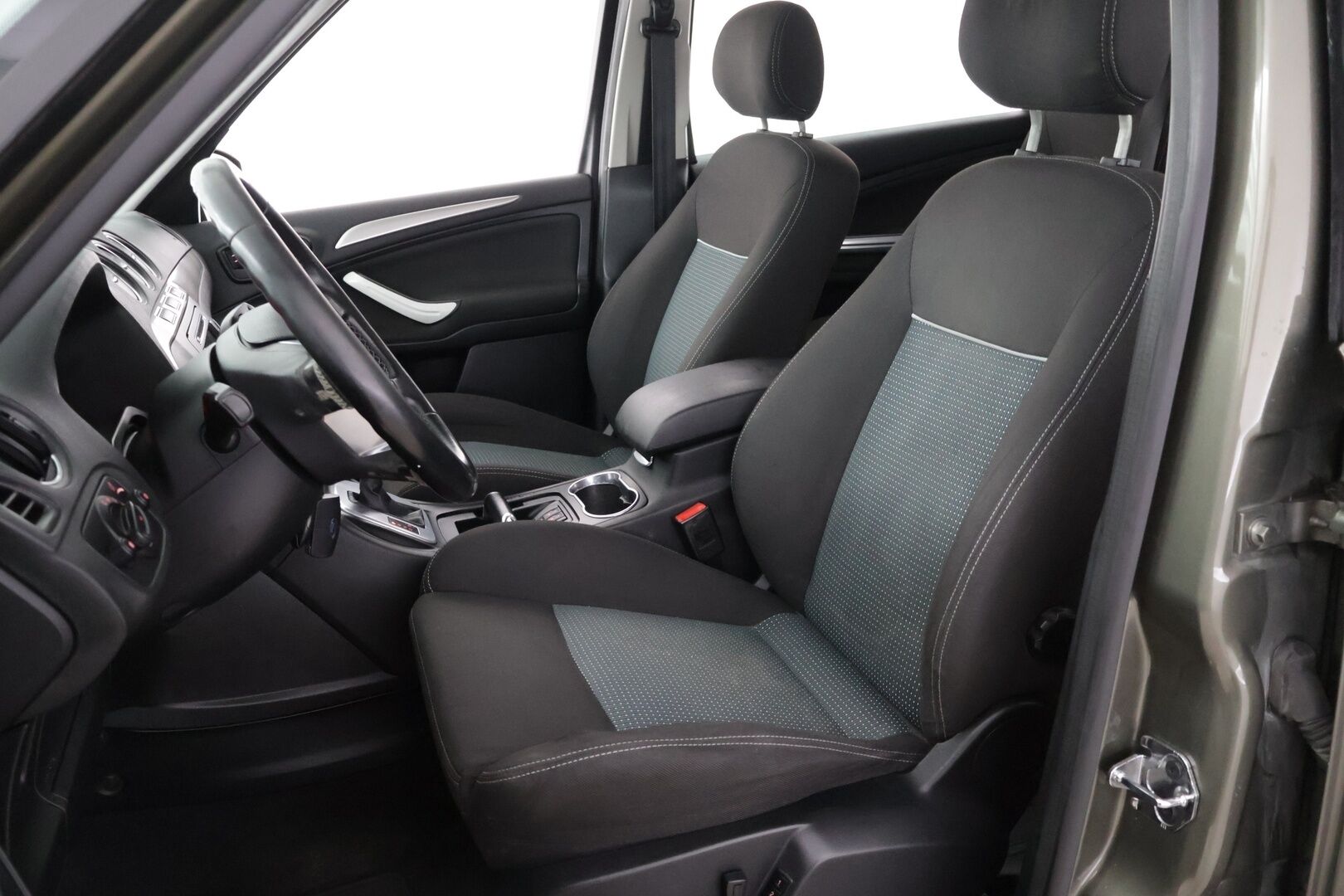 Ford S-Max 2015 2,0 TDCi 140 hv 7P - Suomi-Auto | Webasto | Tutkat | Navi | Siisti | Maltilliset kilsat