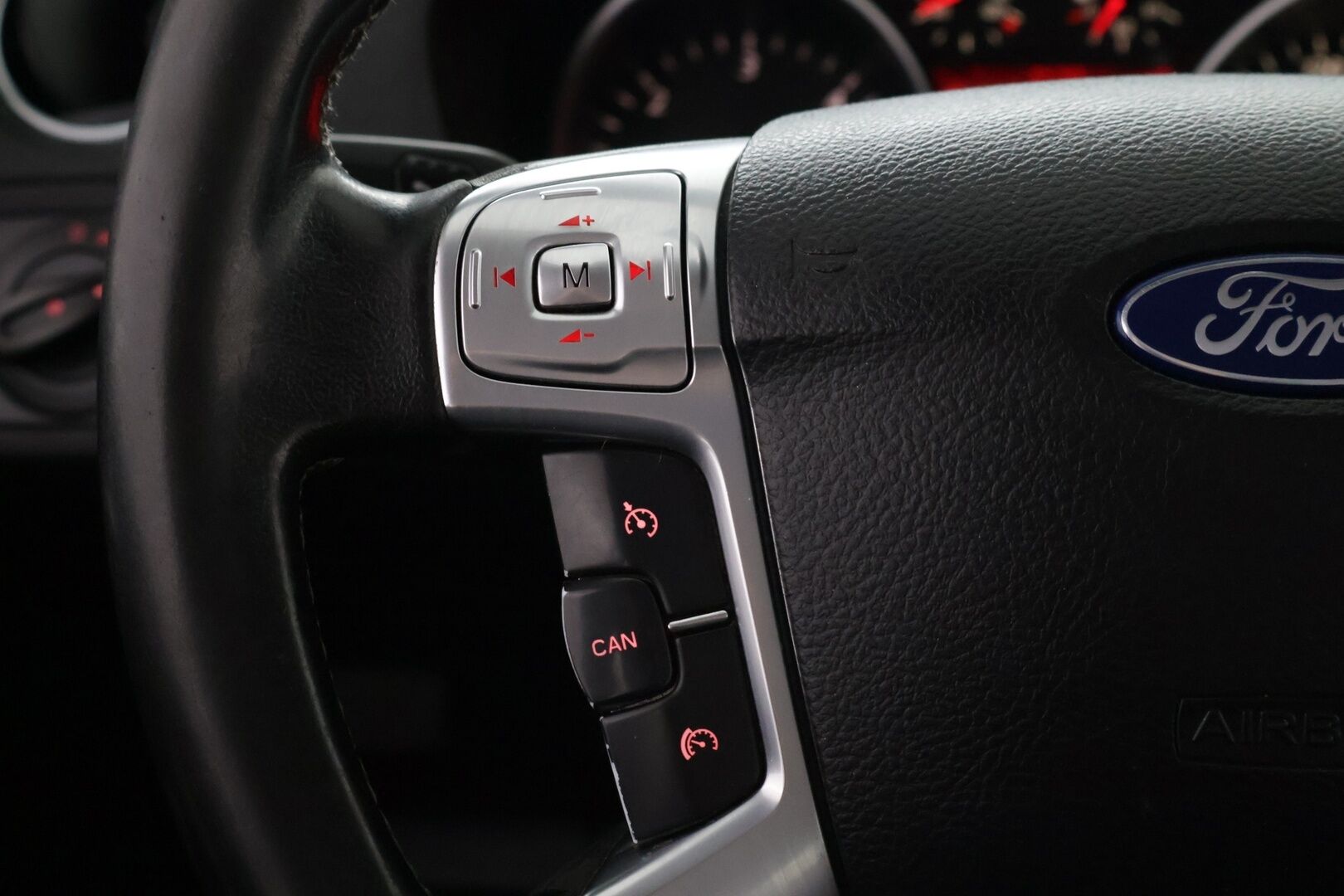 Ford S-Max 2015 2,0 TDCi 140 hv 7P - Suomi-Auto | Webasto | Tutkat | Navi | Siisti | Maltilliset kilsat