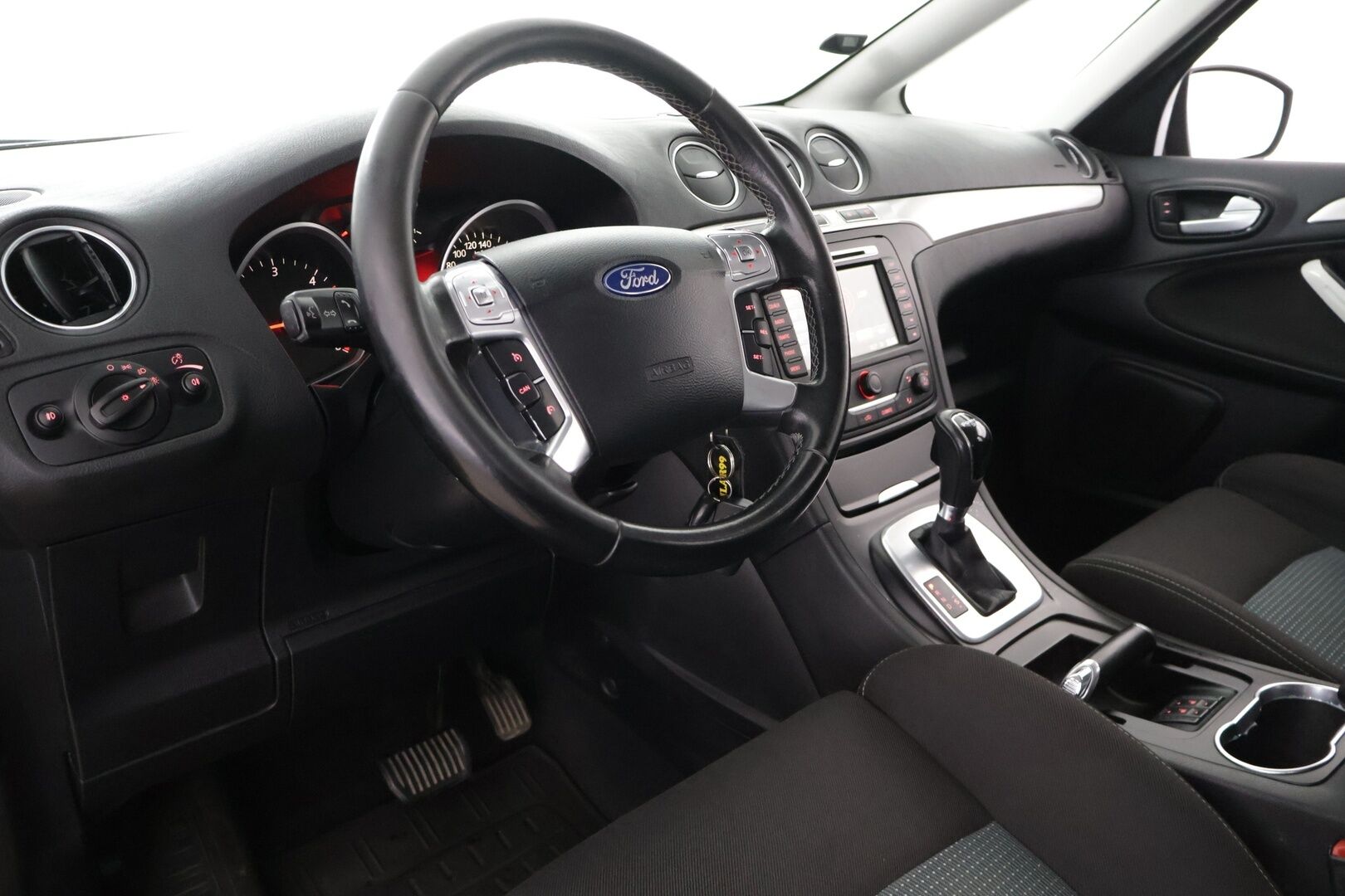 Ford S-Max 2015 2,0 TDCi 140 hv 7P - Suomi-Auto | Webasto | Tutkat | Navi | Siisti | Maltilliset kilsat