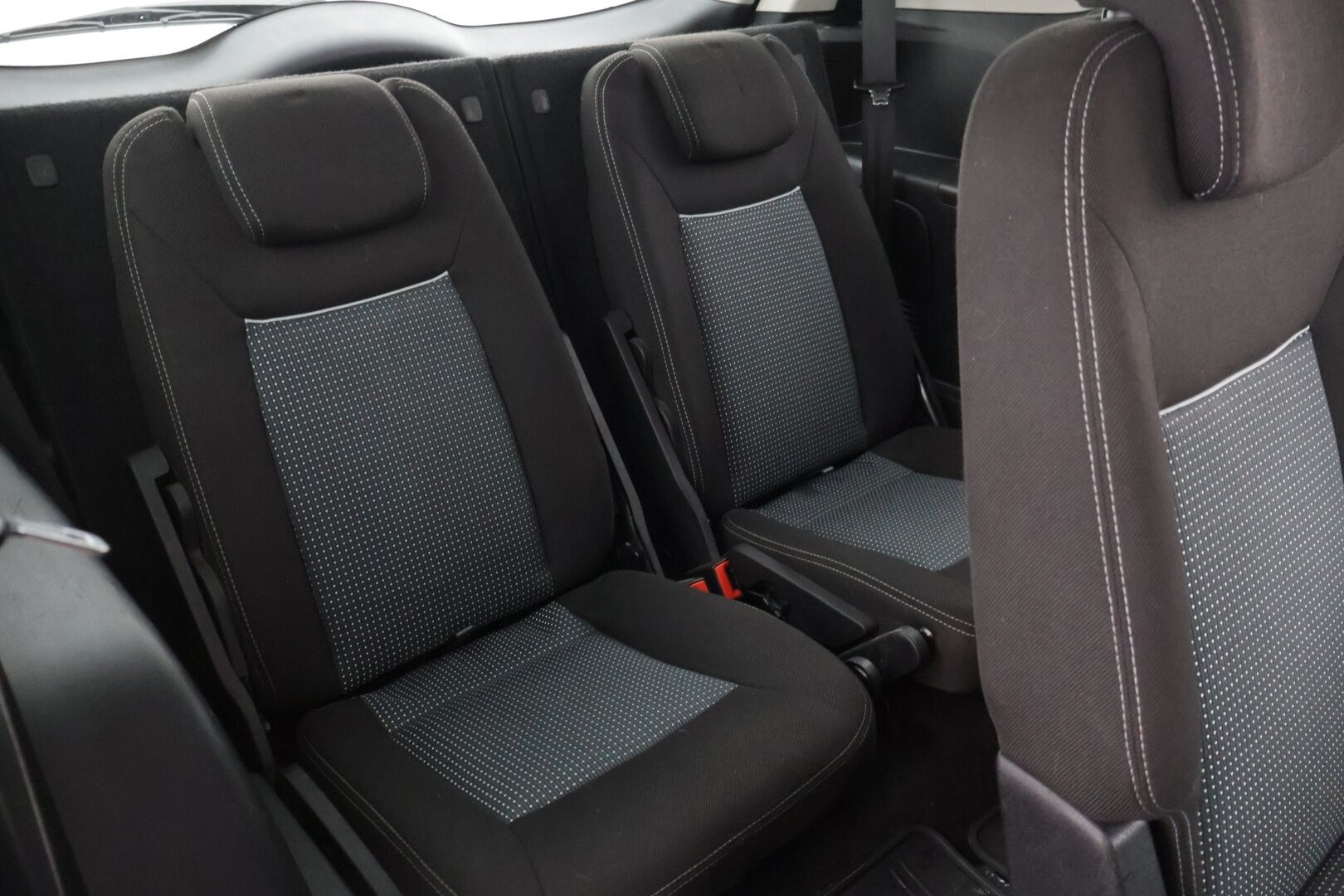 Ford S-Max 2015 2,0 TDCi 140 hv 7P - Suomi-Auto | Webasto | Tutkat | Navi | Siisti | Maltilliset kilsat