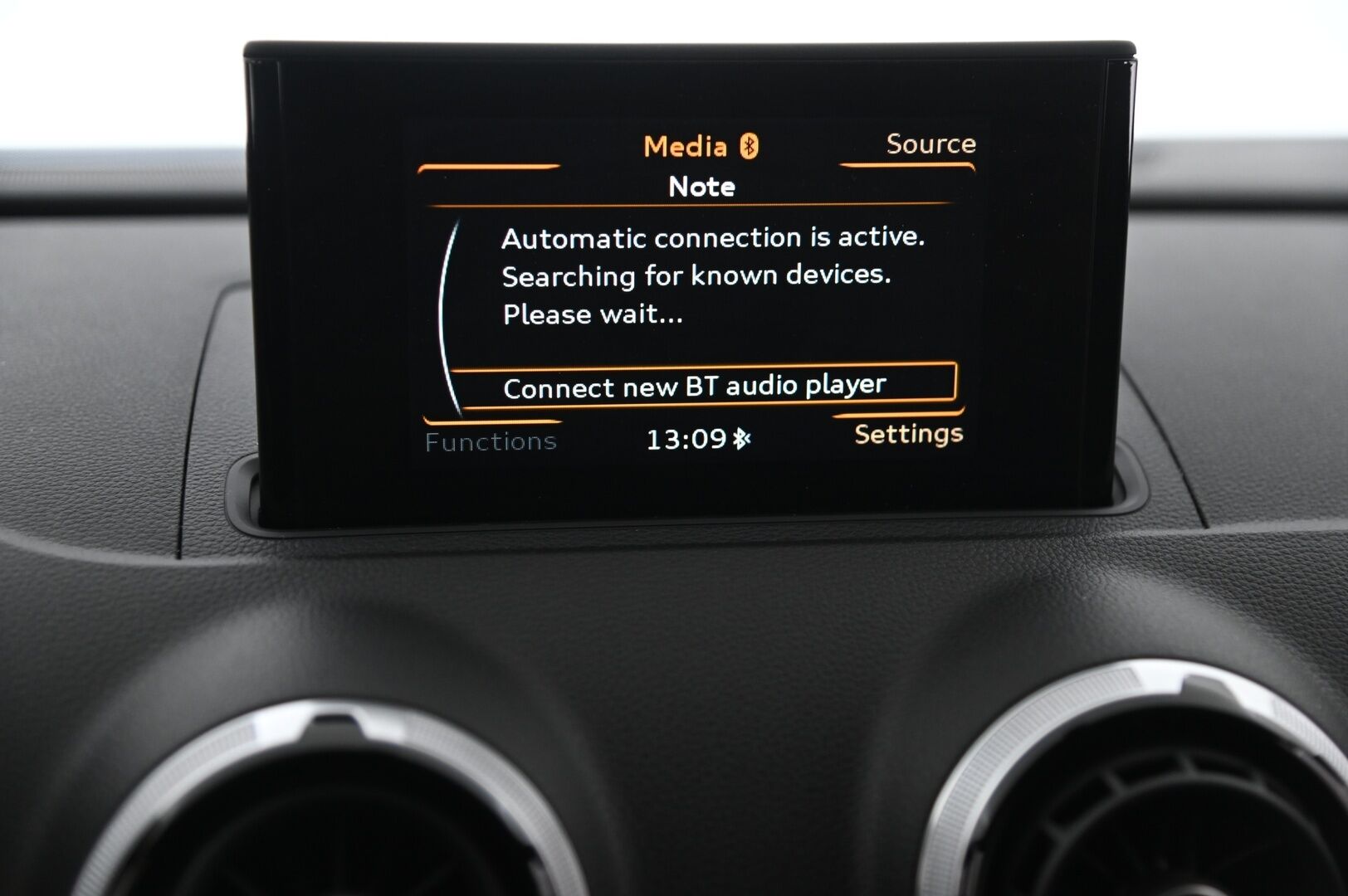 Audi S3 2015 Sportback 2,0 TFSI 221 kW quattro S tronic - Suomi-auto | Lohko | Navi | Vakkari | Flatbottom ratti | Sporttipenkit | Nahka-Alcantara