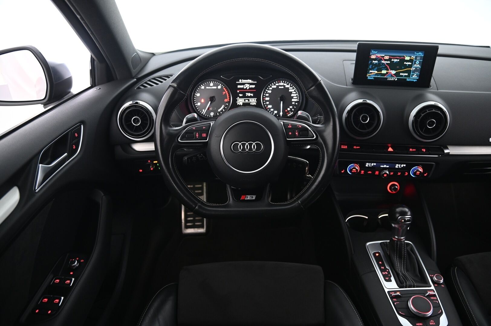 Audi S3 2015 Sportback 2,0 TFSI 221 kW quattro S tronic - Suomi-auto | Lohko | Navi | Vakkari | Flatbottom ratti | Sporttipenkit | Nahka-Alcantara