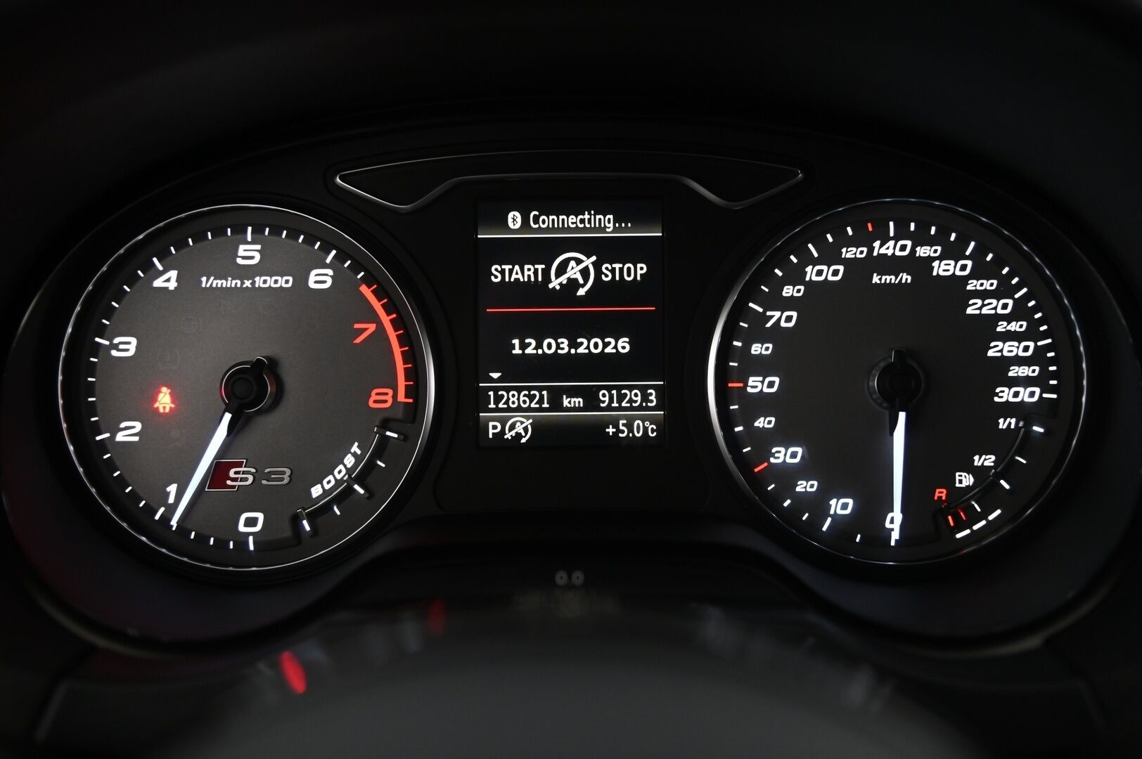 Audi S3 2015 Sportback 2,0 TFSI 221 kW quattro S tronic - Suomi-auto | Lohko | Navi | Vakkari | Flatbottom ratti | Sporttipenkit | Nahka-Alcantara
