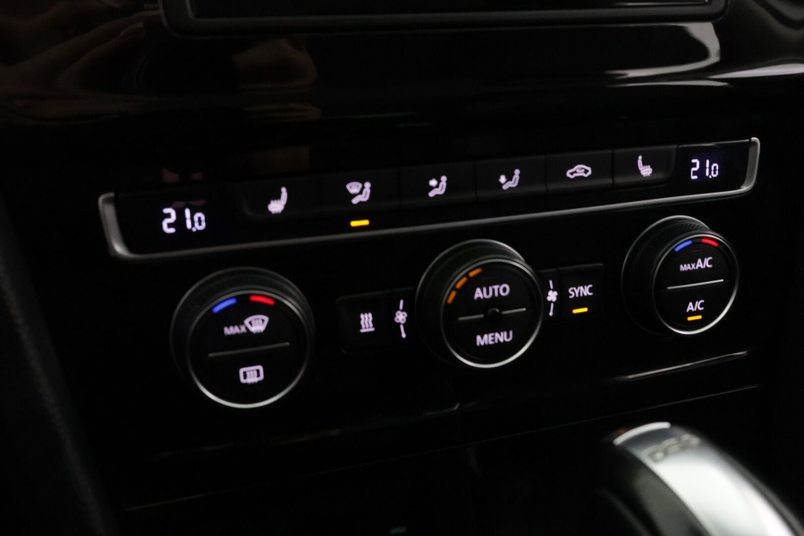 Volkswagen Golf 2015 Variant Highline Edition 40 1,4 TSI 90 kW (122 hv) BMT DSG-automaatti - | Tutkat | Koukku | Vakkari | Webasto | 2x renkaat | 