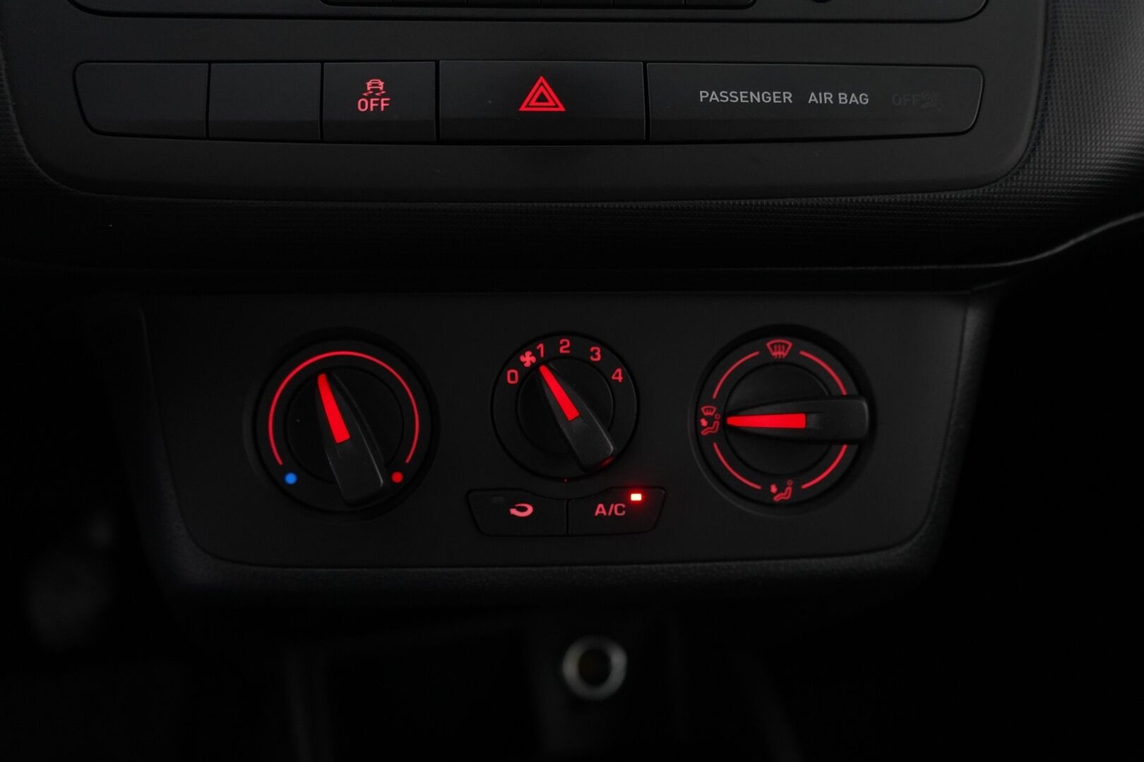 Seat Ibiza ST 2015 1,2 TSI 85 Style *Lohko+sisä / Cruise / Ilmastointi* - KATSO HINTA! / Suomi-auto / Metalliväri / Kahdet hyvät renkaat