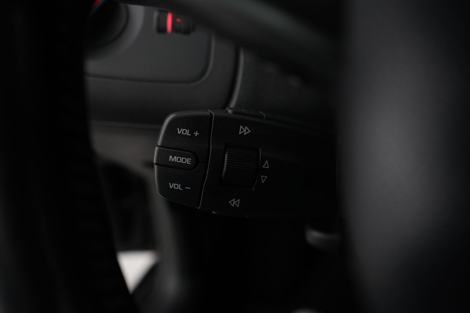 Seat Ibiza ST 2015 1,2 TSI 85 Style *Lohko+sisä / Cruise / Ilmastointi* - KATSO HINTA! / Suomi-auto / Metalliväri / Kahdet hyvät renkaat