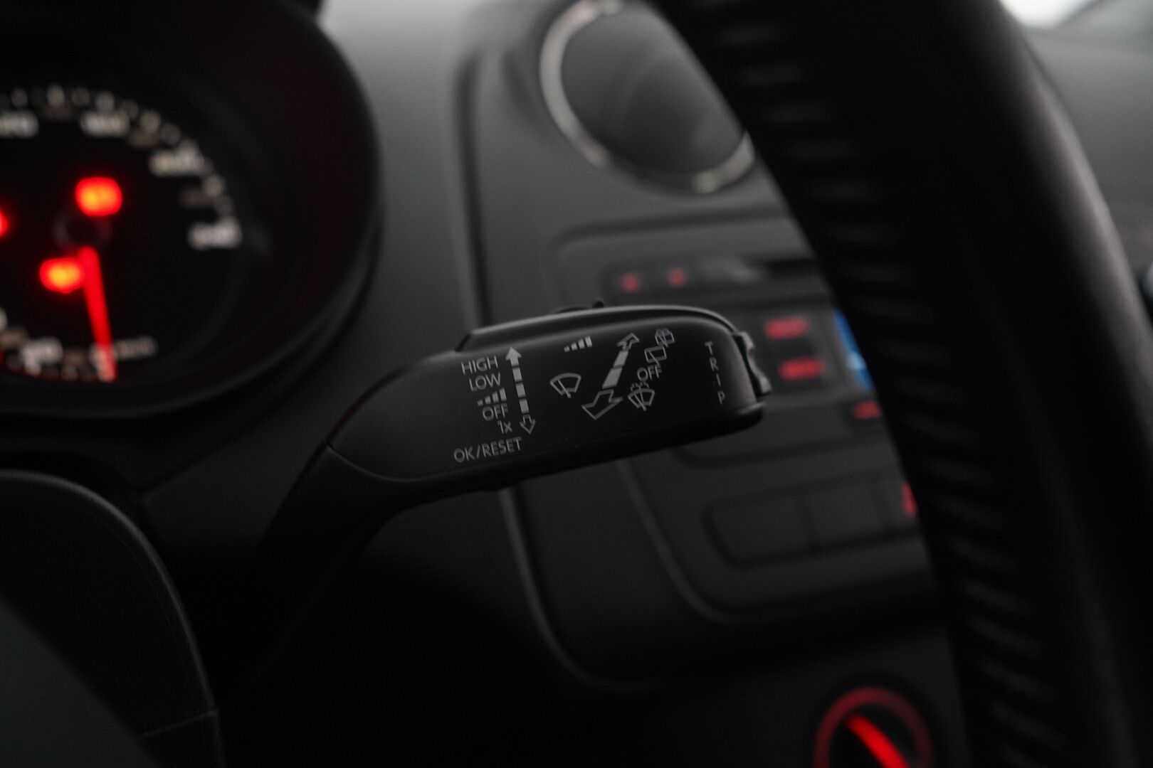 Seat Ibiza ST 2015 1,2 TSI 85 Style *Lohko+sisä / Cruise / Ilmastointi* - KATSO HINTA! / Suomi-auto / Metalliväri / Kahdet hyvät renkaat